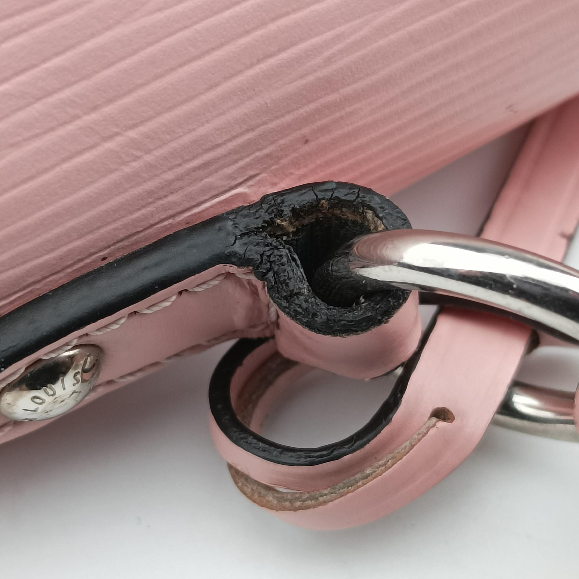 Vintage Louis Vuitton Cluny BB ROSE BALLERINE Epi M41338 shoulderbag | stylenewstar