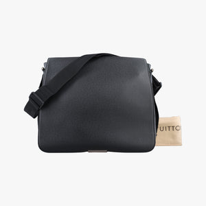 Secondhand Louis Vuitton Viktor Ardoise Taiga M30142 shoulderbag | stylenewstar