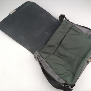 Secondhand Louis Vuitton Viktor Ardoise Taiga M30142 shoulderbag | stylenewstar