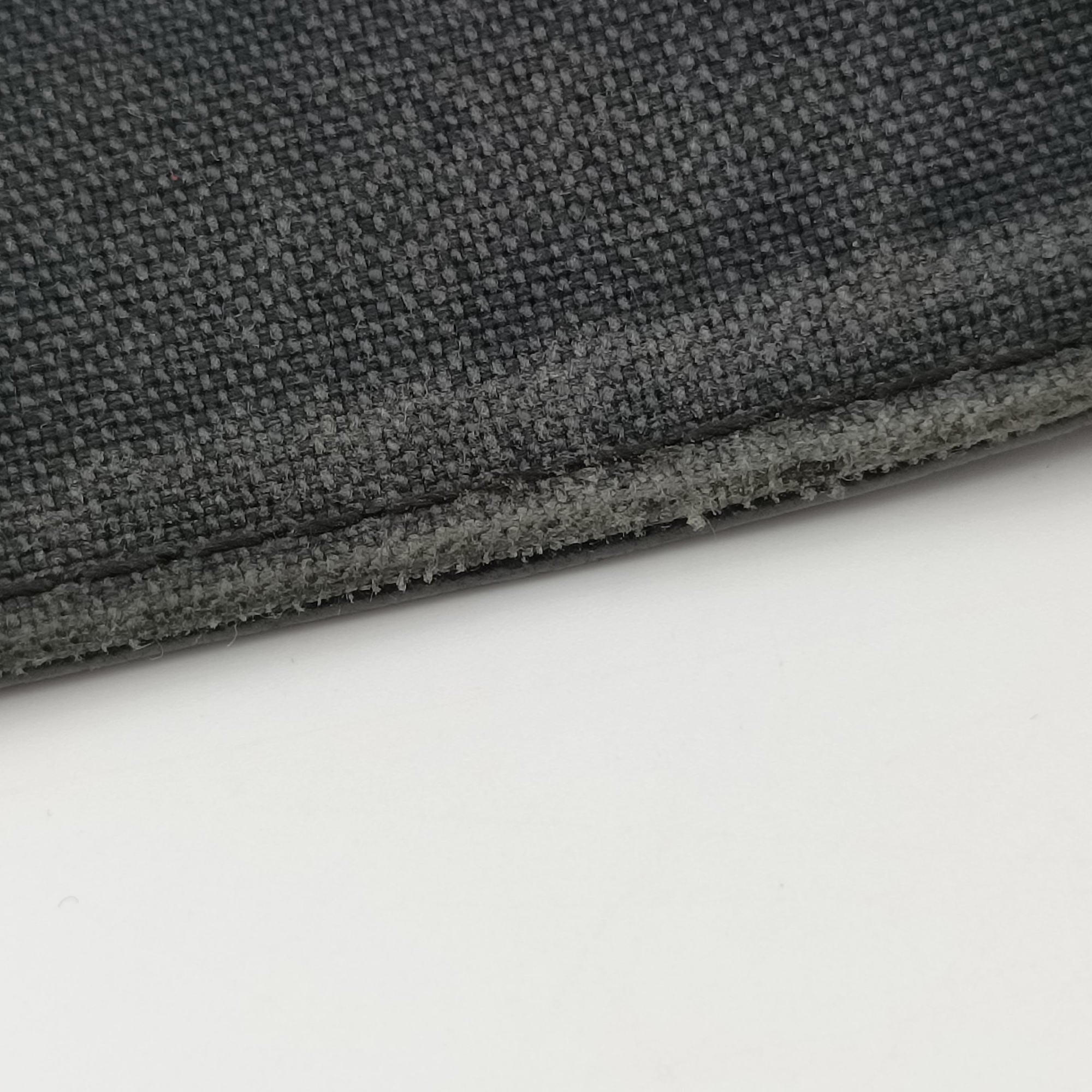 Secondhand Louis Vuitton Viktor Ardoise Taiga M30142 shoulderbag | stylenewstar