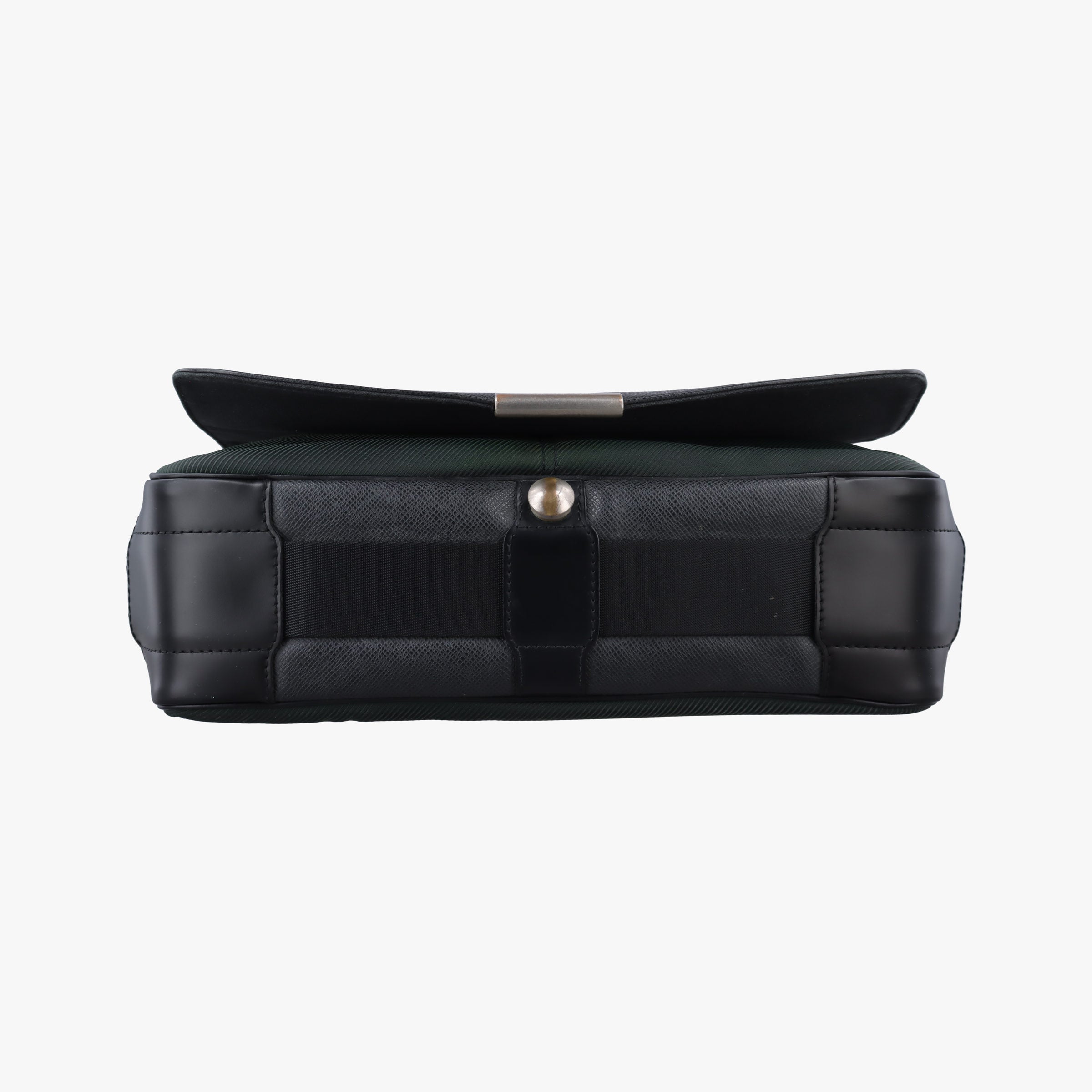 Secondhand Louis Vuitton Viktor Ardoise Taiga M30142 shoulderbag | stylenewstar