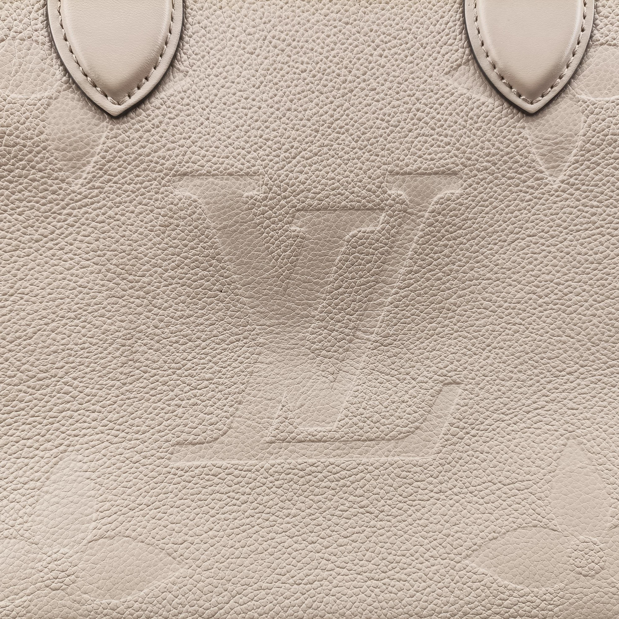 Pre-owned Louis Vuitton OntheGo MM Beige Monogram Empreinte M45607 shoulderbag | stylenewstar
