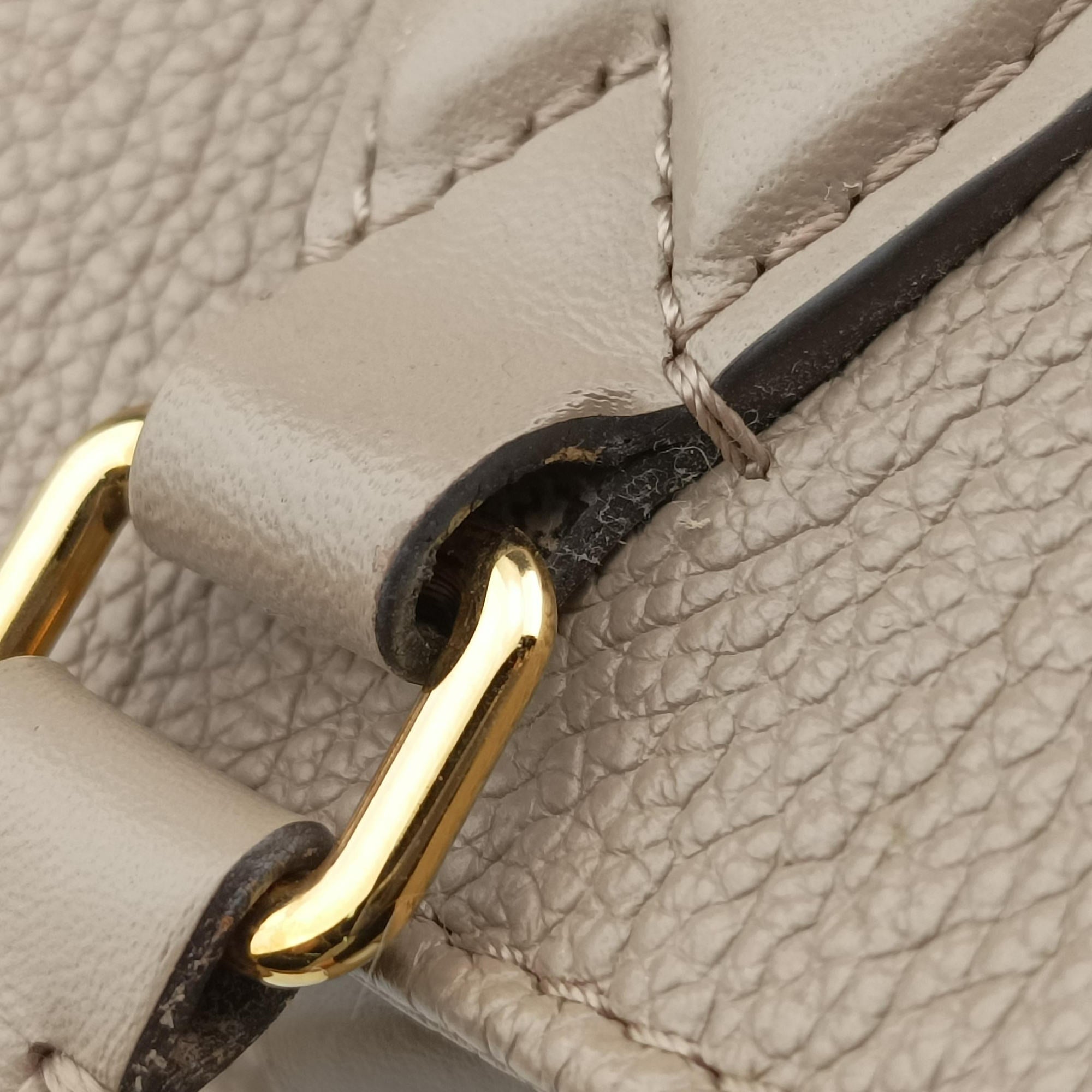 Pre-owned Louis Vuitton OntheGo MM Beige Monogram Empreinte M45607 shoulderbag | stylenewstar