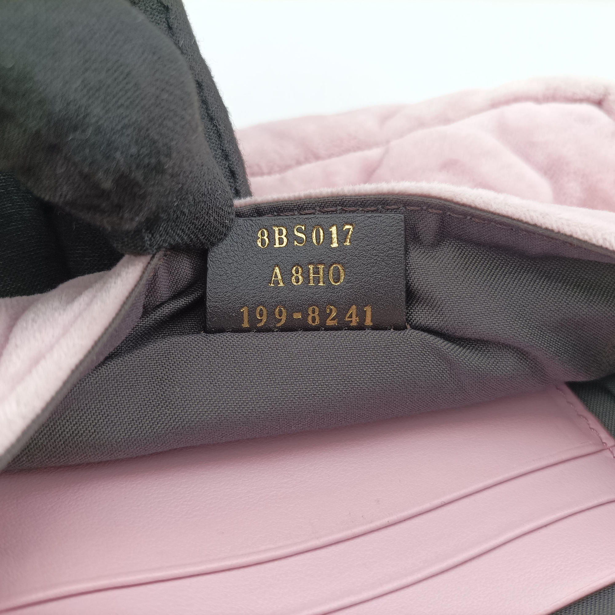Vintage Fendi BAGUETTE Pink velour 8BS017 shoulderbag | stylenewstar