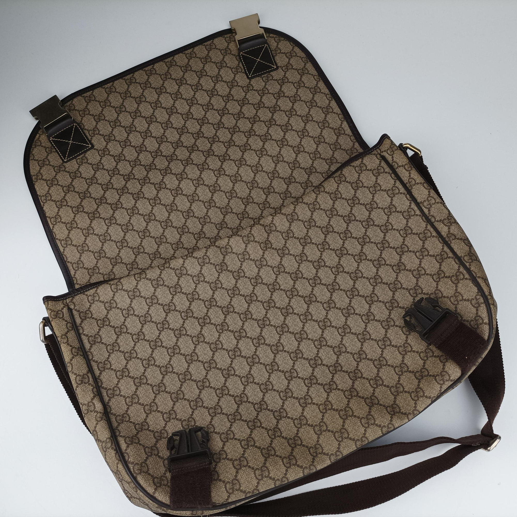 Vintage Gucci GG Imprime Messenger Brown PVC coated canvas×Leather 201725 shoulderbag | stylenewstar