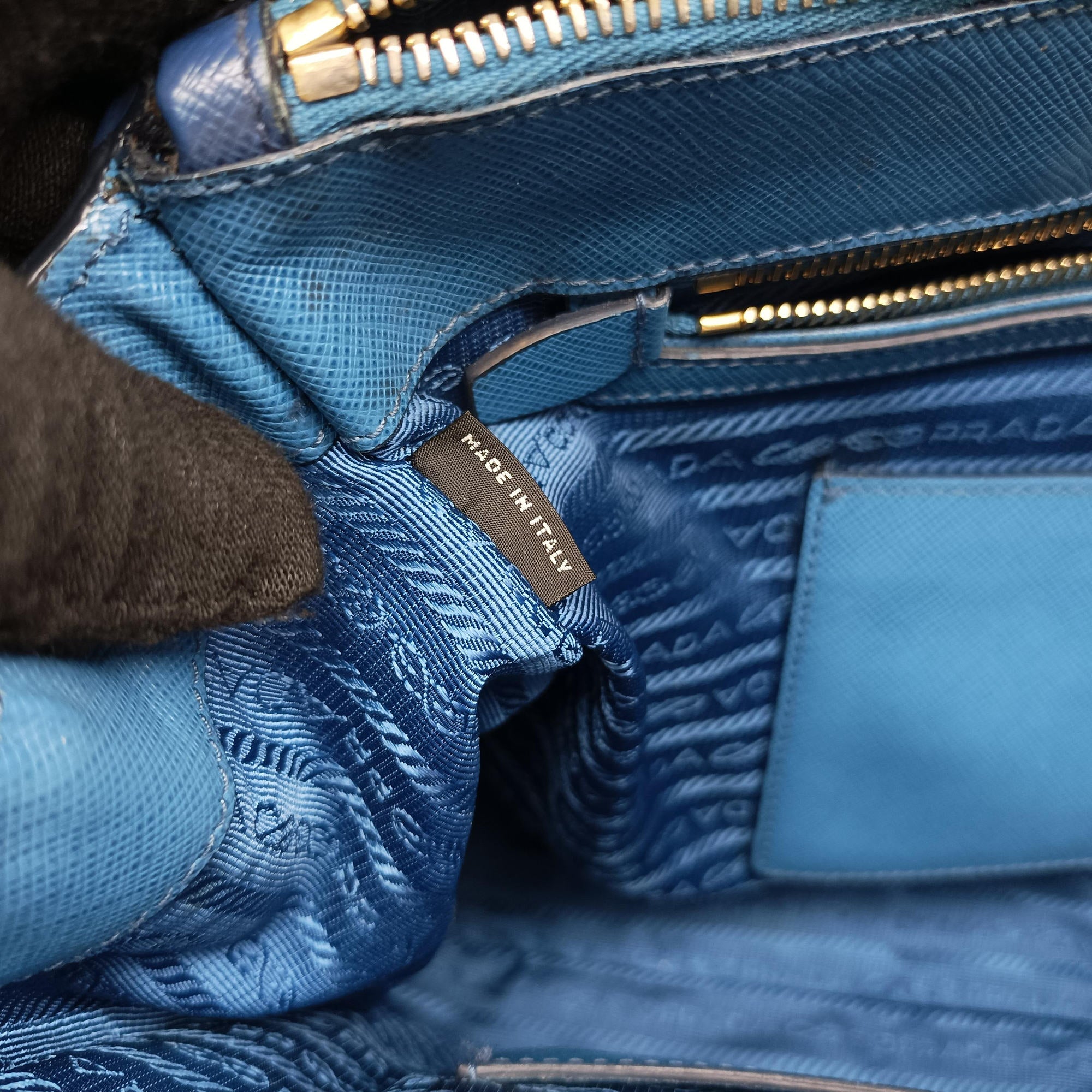 Pre-owned Prada Galleria Blue×Navy SAFFIANO Leather B2274C shoulderbag | stylenewstar