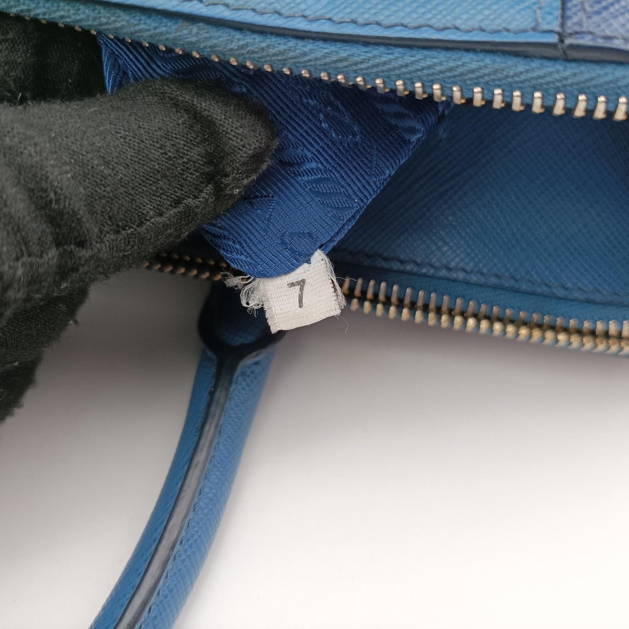 Pre-owned Prada Galleria Blue×Navy SAFFIANO Leather B2274C shoulderbag | stylenewstar