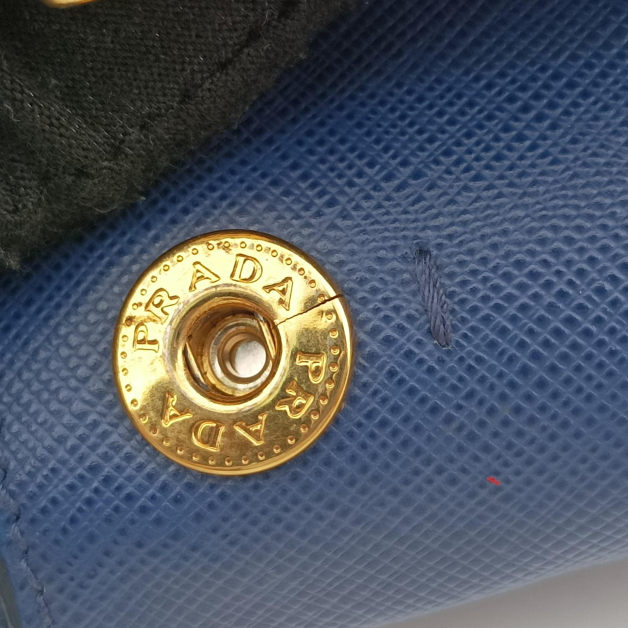 Pre-owned Prada Galleria Blue×Navy SAFFIANO Leather B2274C shoulderbag | stylenewstar