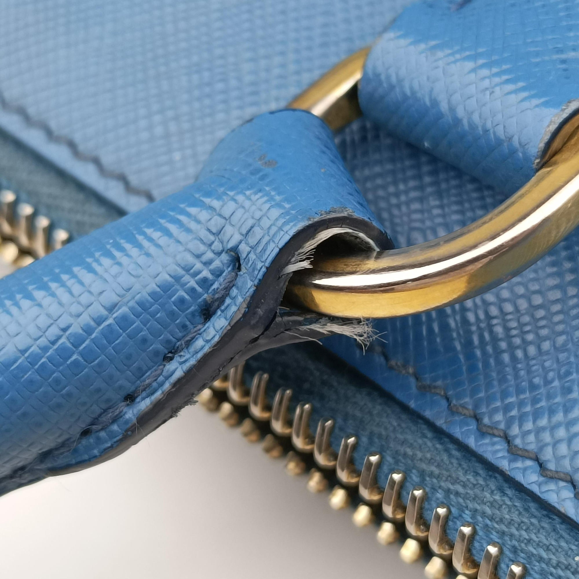 Pre-owned Prada Galleria Blue×Navy SAFFIANO Leather B2274C shoulderbag | stylenewstar