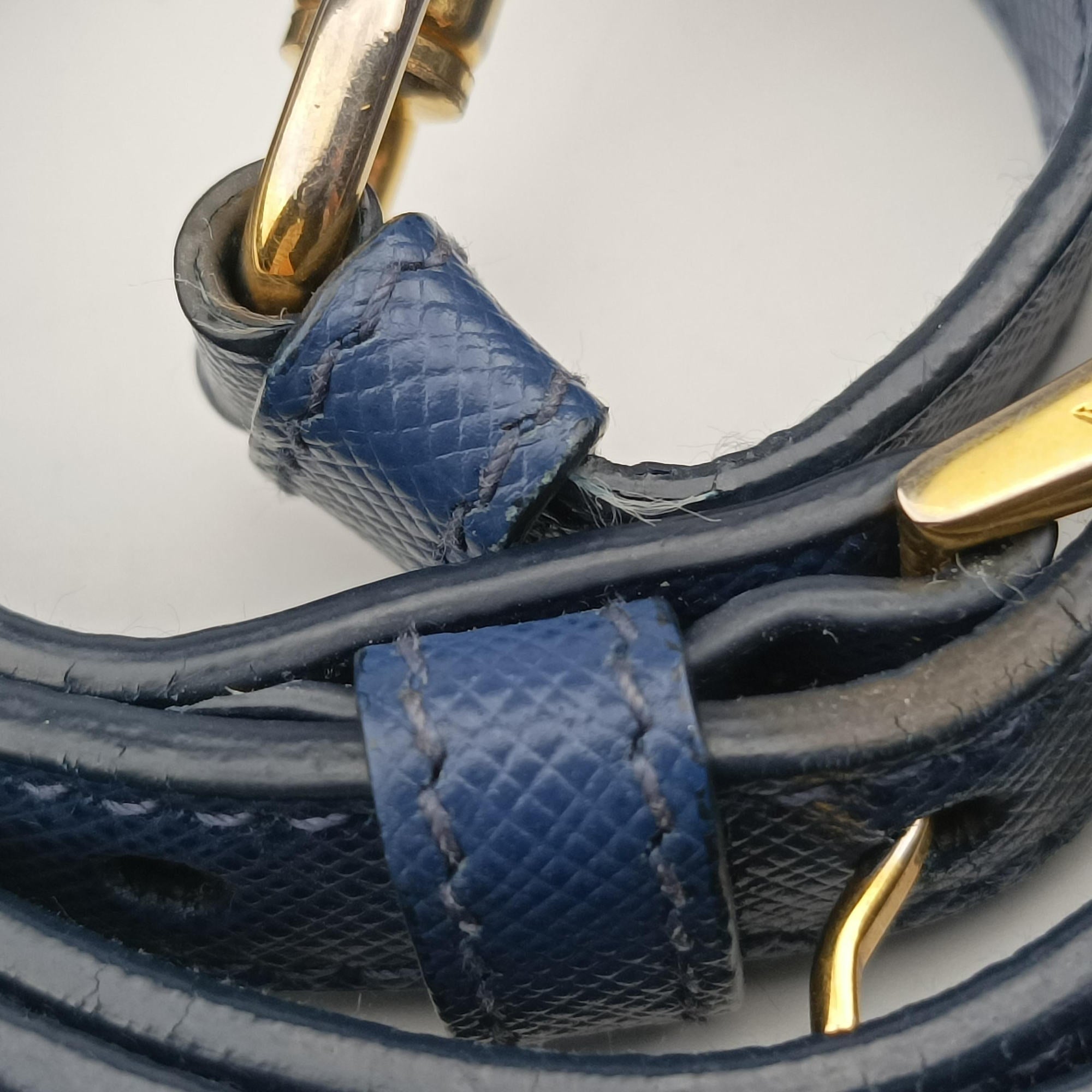 Pre-owned Prada Galleria Blue×Navy SAFFIANO Leather B2274C shoulderbag | stylenewstar