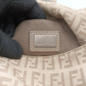 Pre-owned Fendi Baguette Beige Jacquard 8BR180 shoulderbag | stylenewstar