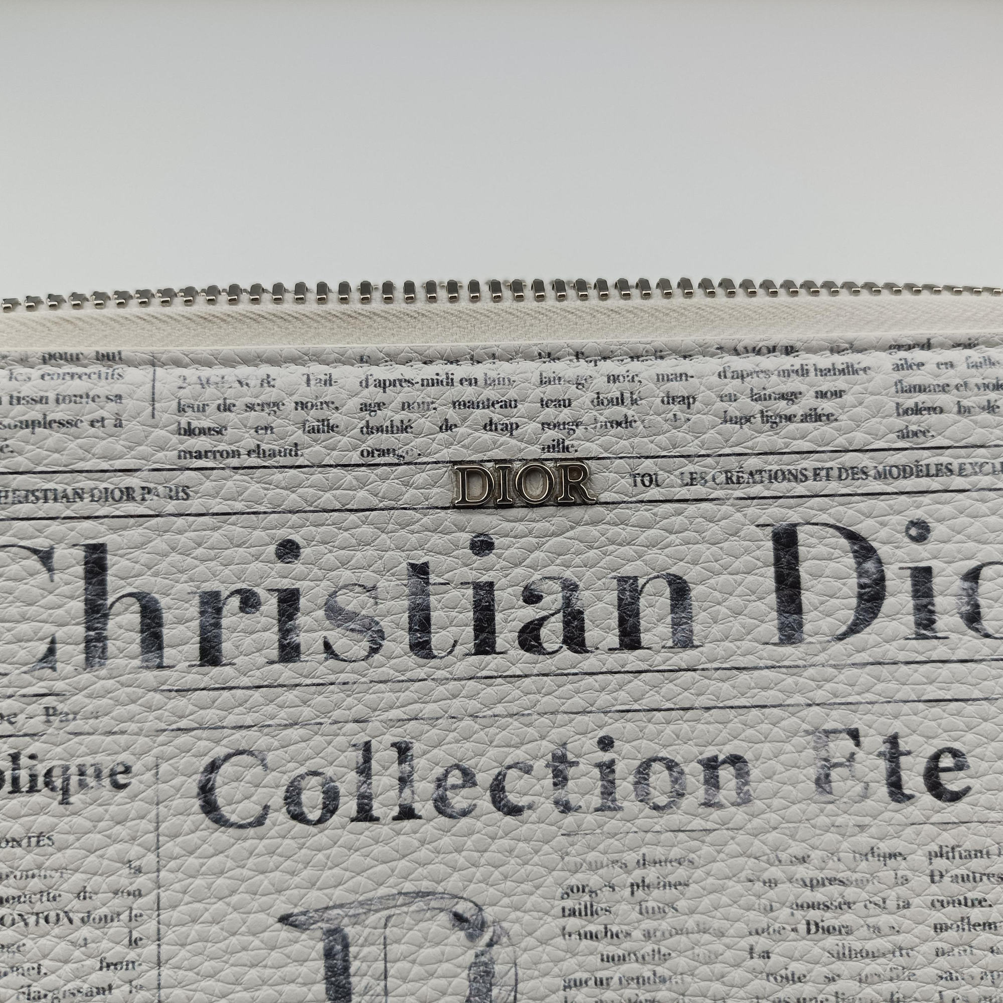 Secondhand Christian Dior Daniel Arsham collaboration Newspaper Print White Leather  shoulderbag | stylenewstar