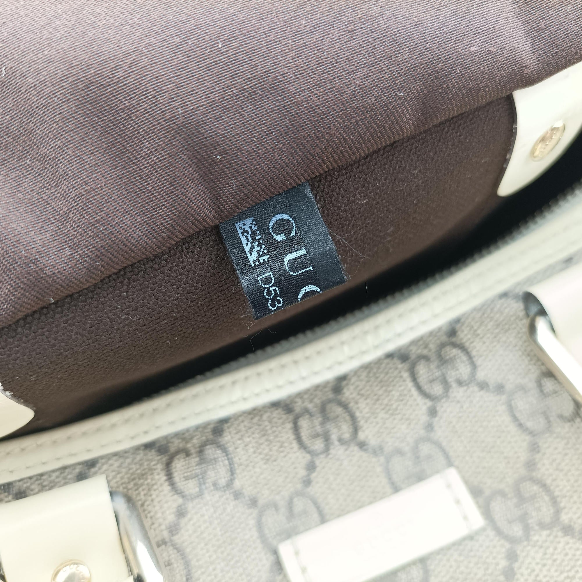 Pre-owned Gucci GG plus Spring Joy GG Supreme BEIGE×WHITE PVC coated canvas 193603 handbag | stylenewstar
