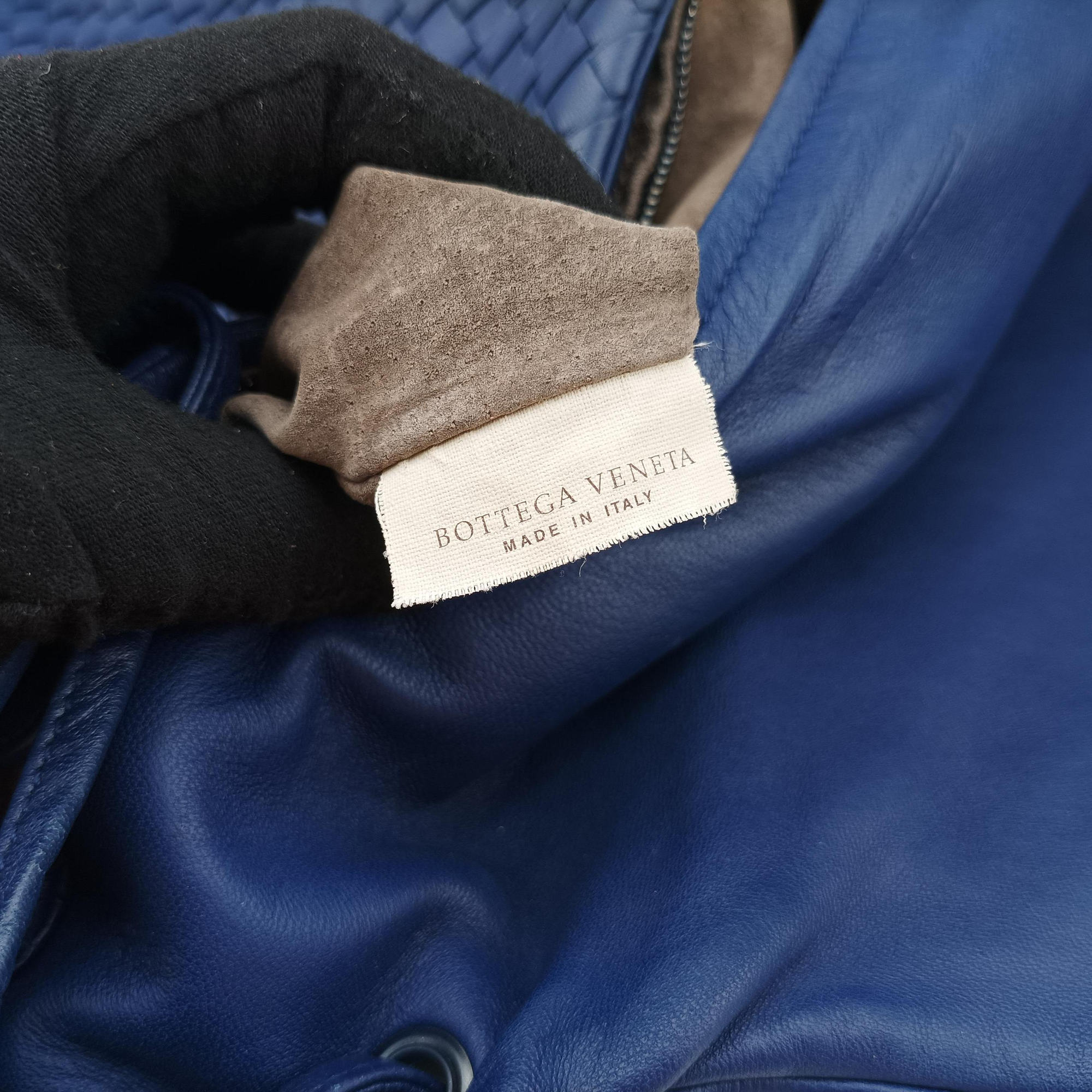 Vintage Bottega Veneta Intrecciato Navy lambskin  shoulderbag | stylenewstar