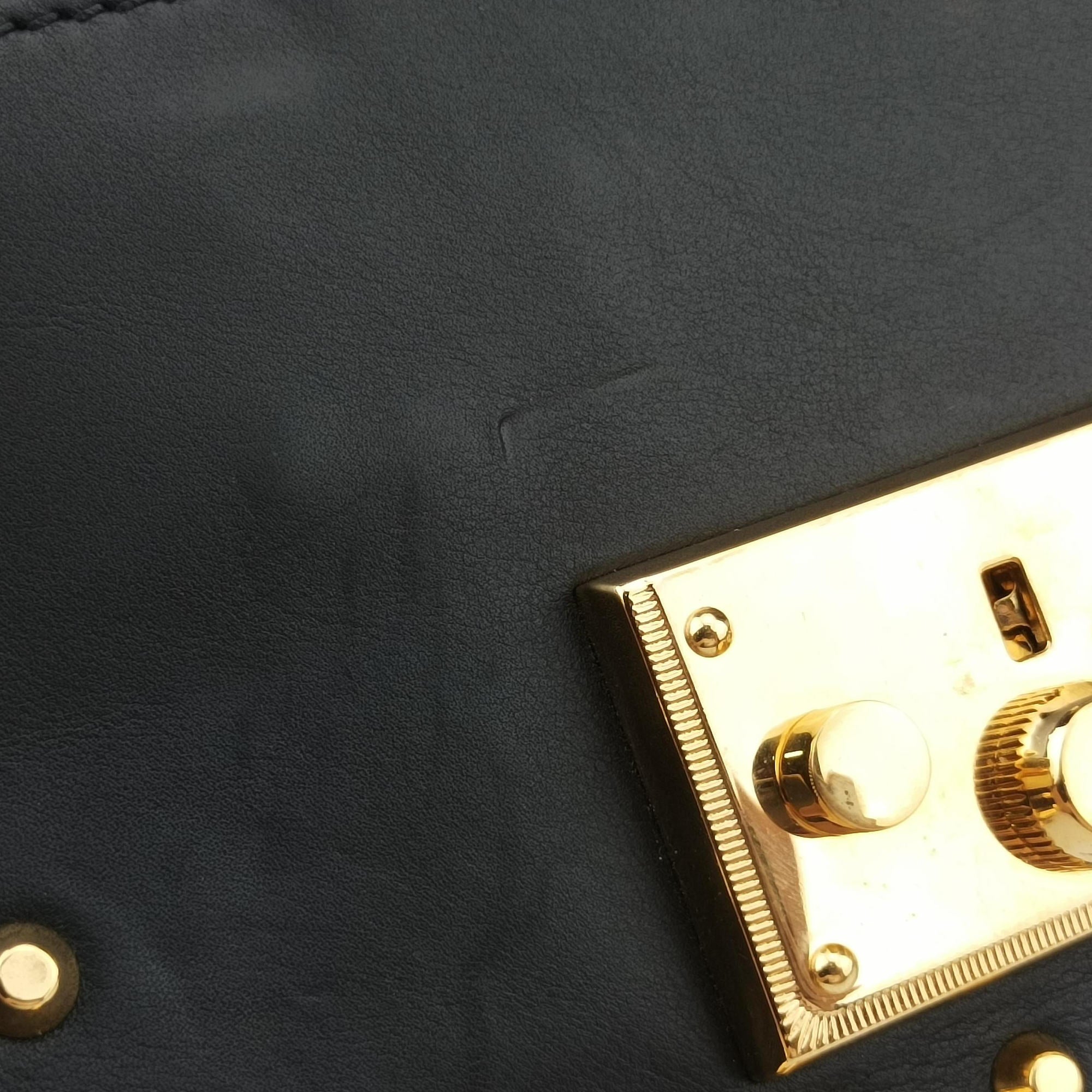 Vintage Gucci Padlock Black Leather 432182 shoulderbag | stylenewstar