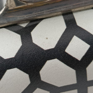 Pre-owned Alexander McQueen Four Ring White × Black Leather  clutchbag | stylenewstar