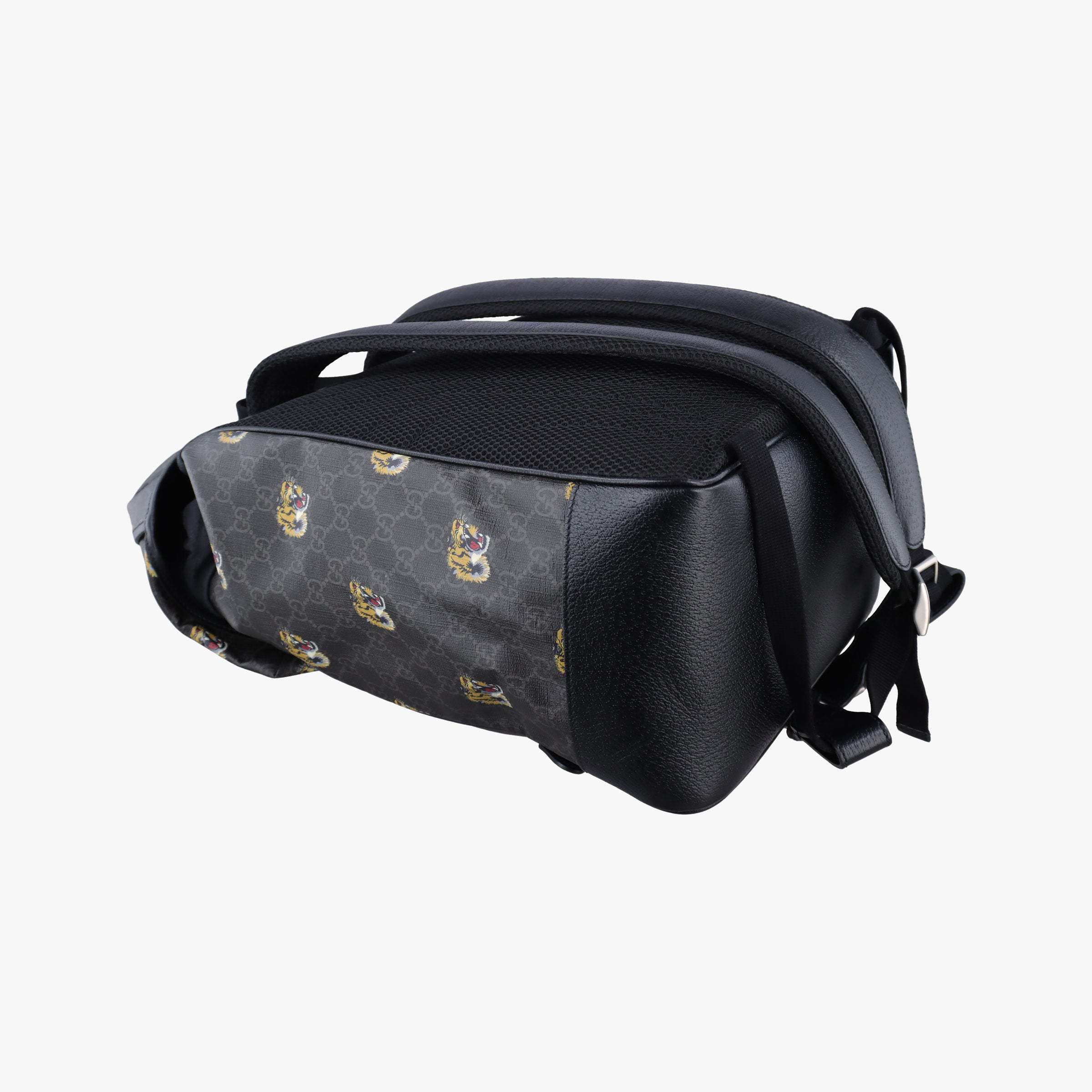 Secondhand Gucci Interlocking G Black GG Supreme Canvas × Leather 696013 backpack/rucksack | stylenewstar
