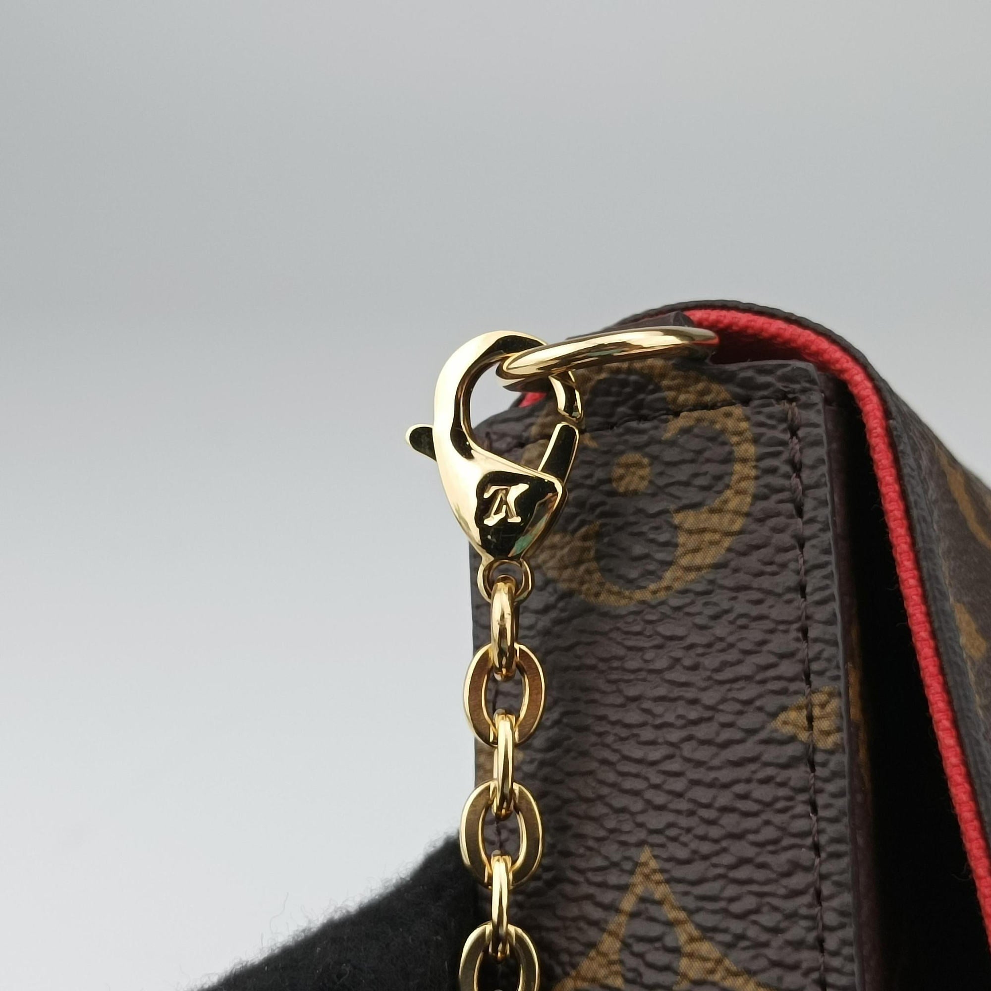 Pre-owned Louis Vuitton 2022 Christmas Animation China Chengdu Pochette Felicie Brown×multi Monogram Coated Canvas  crossbodybag | stylenewstar