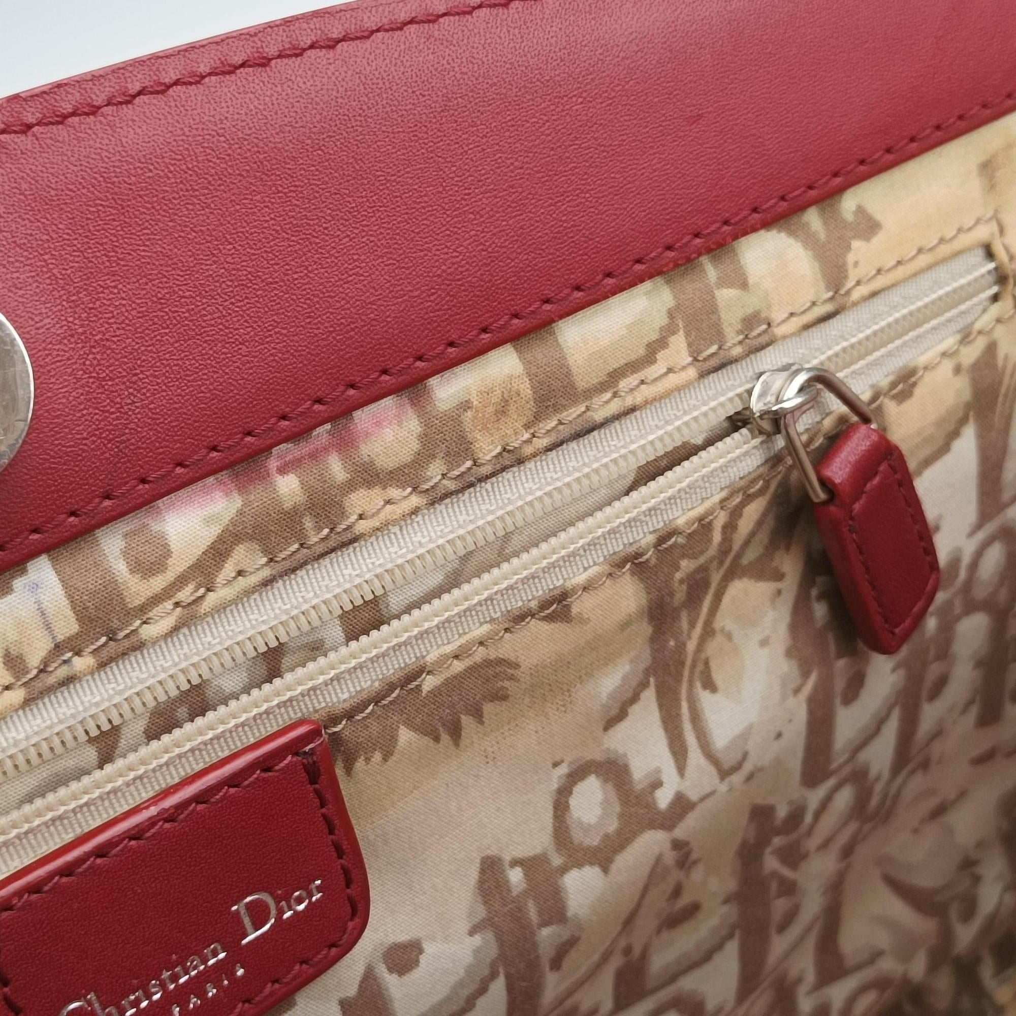 Secondhand Christian Dior D charm Red Leather  handbag | stylenewstar