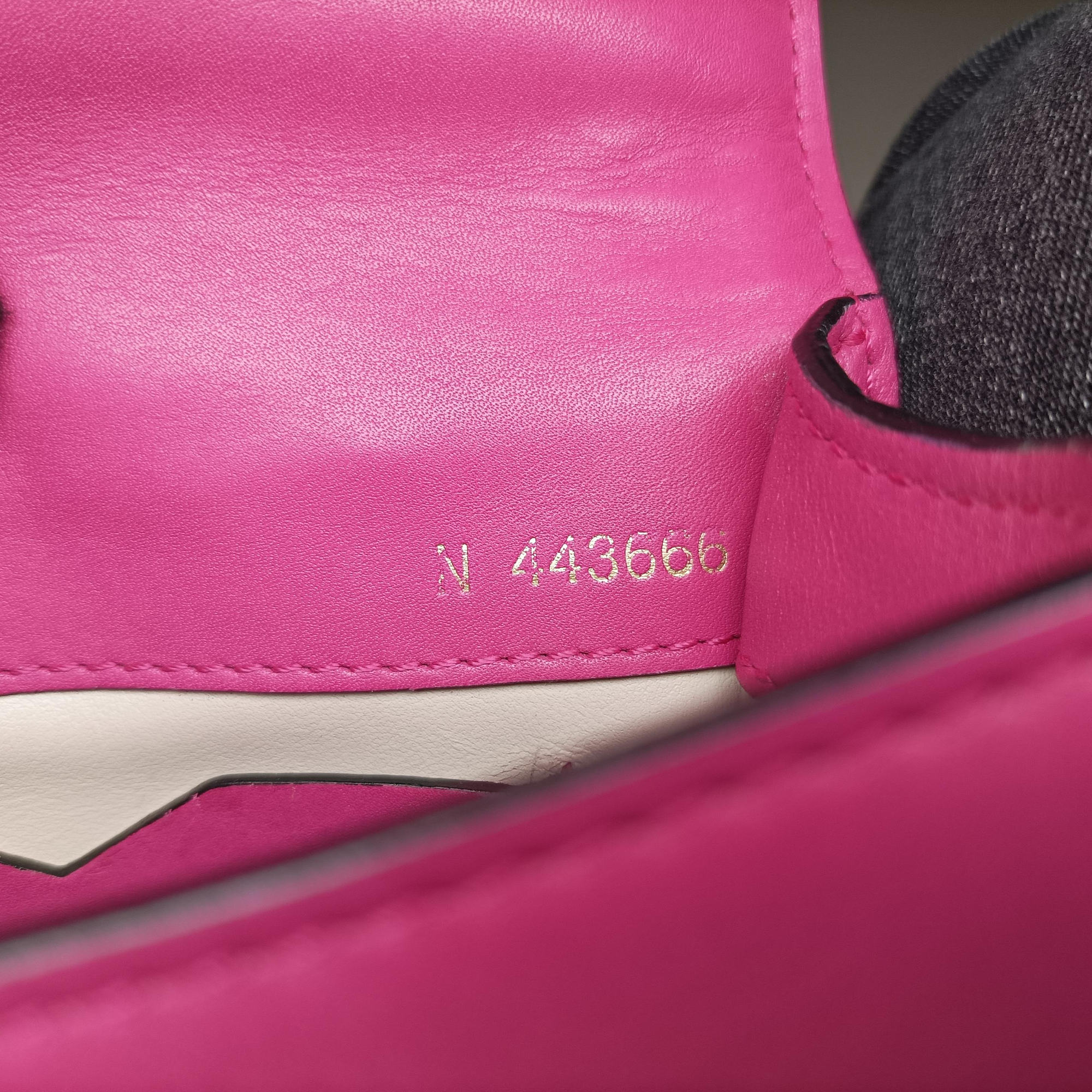 Pre-owned Valextra Iside Rose Leather  shoulderbag | stylenewstar