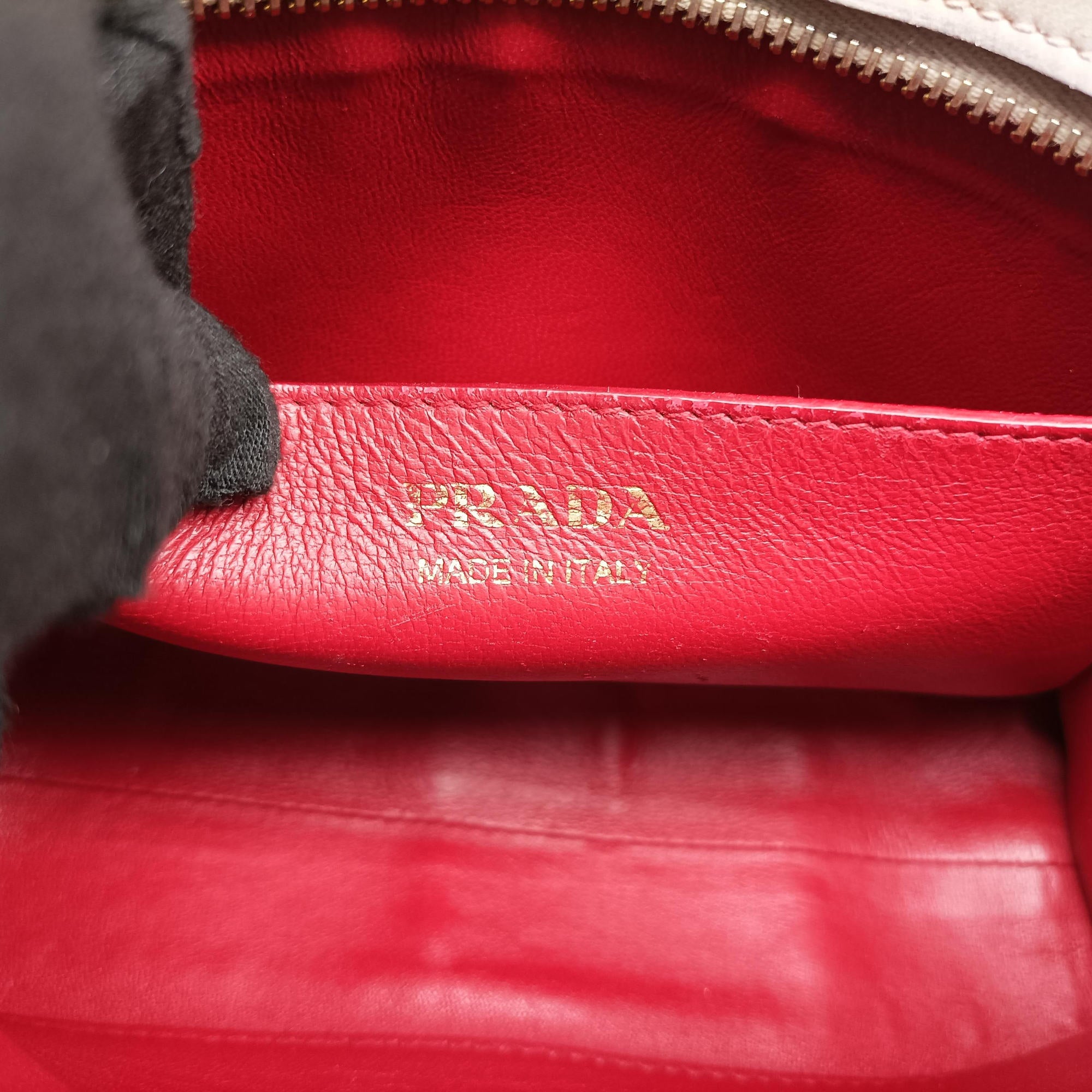 Secondhand Prada lip print Esplanade Red×white Leather 1BH043 shoulderbag | stylenewstar