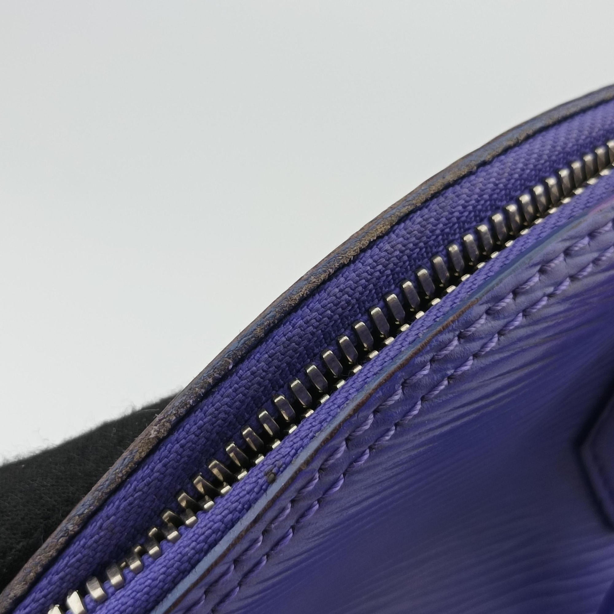 Pre-owned Louis Vuitton ALMA PM Fig epi M4060G handbag | stylenewstar