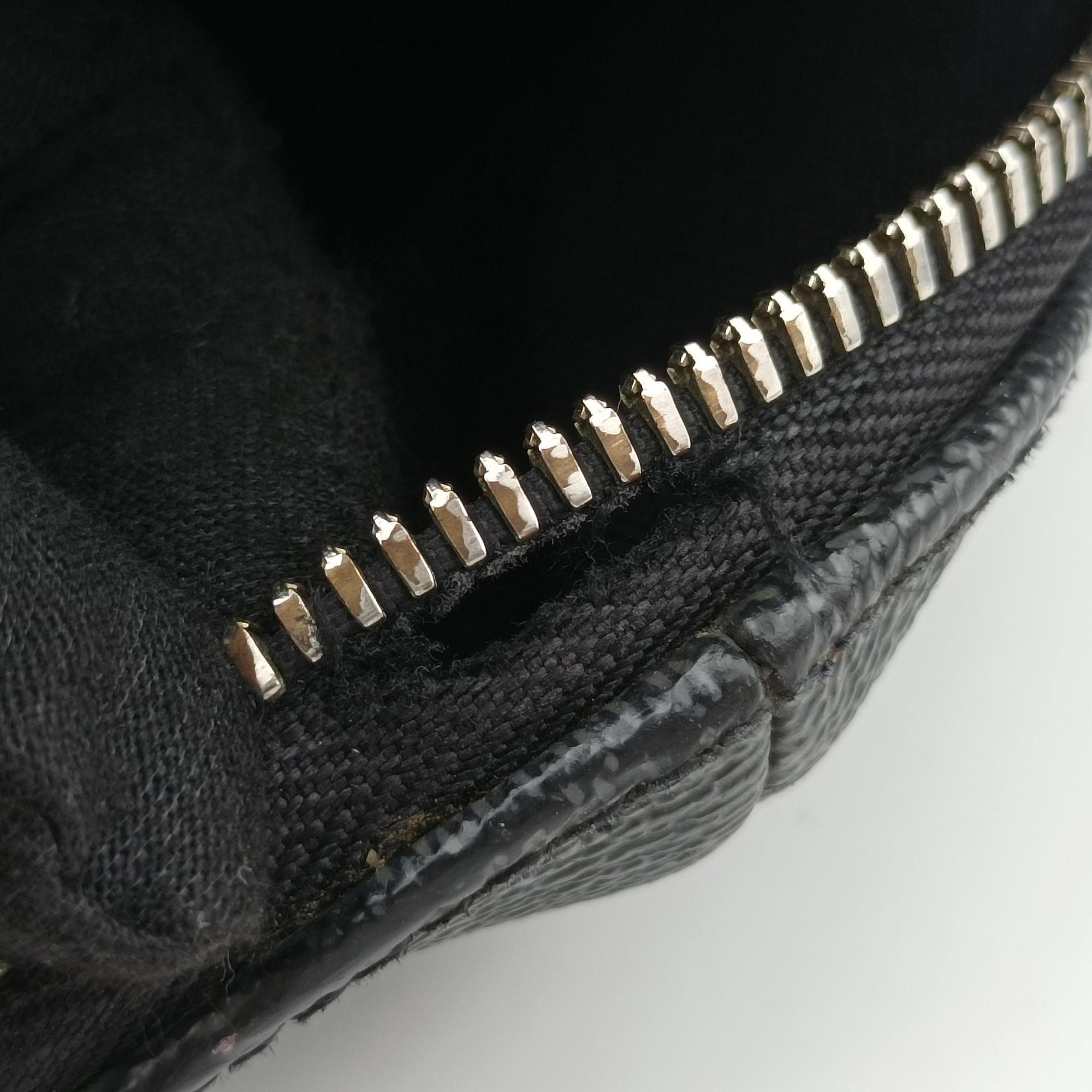 Pre-owned Louis Vuitton Porte Documents Jour Noir Damier Graphite N48224 handbag | stylenewstar