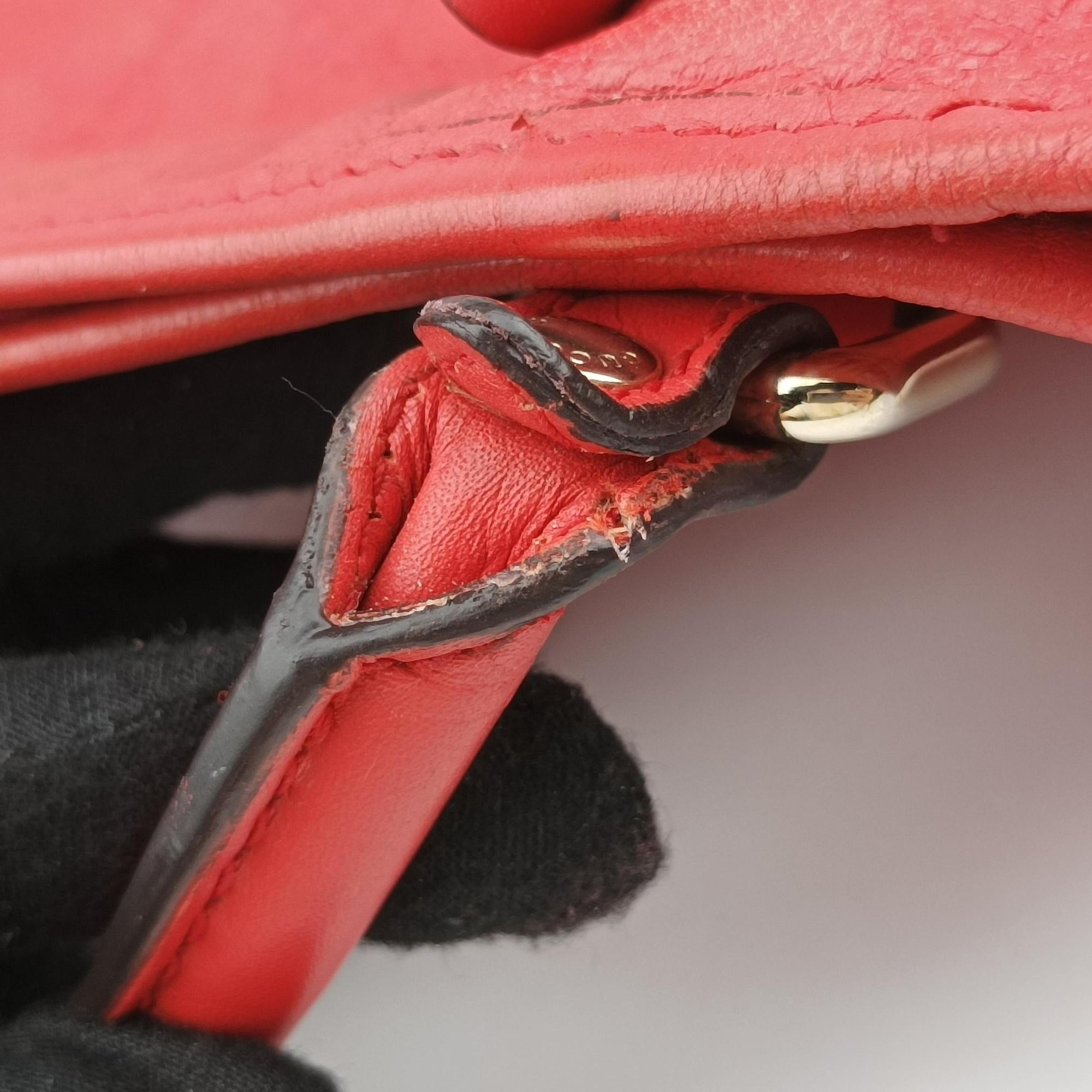 Pre-owned Gucci guccissima Red Leather 265696 handbag | stylenewstar