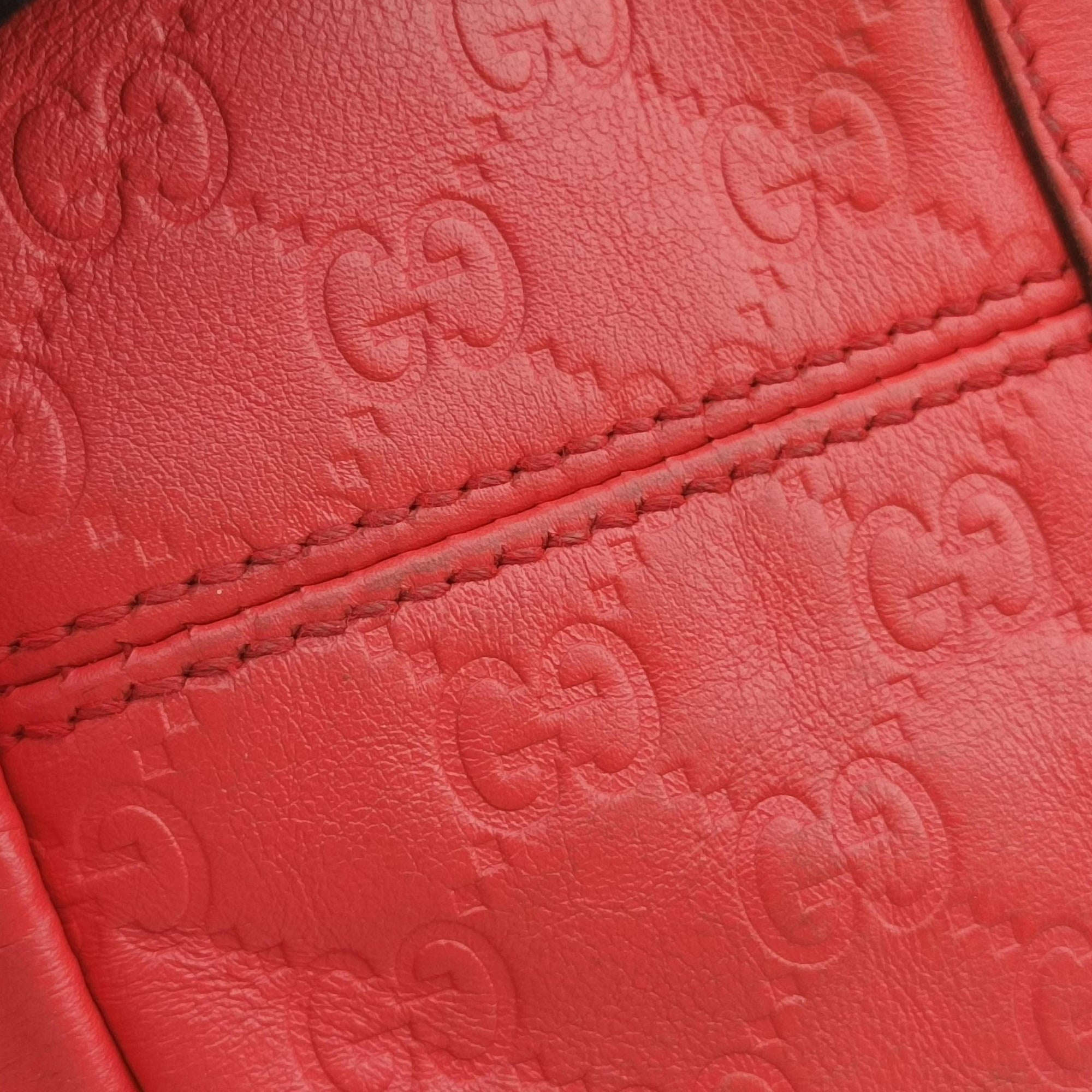 Pre-owned Gucci guccissima Red Leather 265696 handbag | stylenewstar