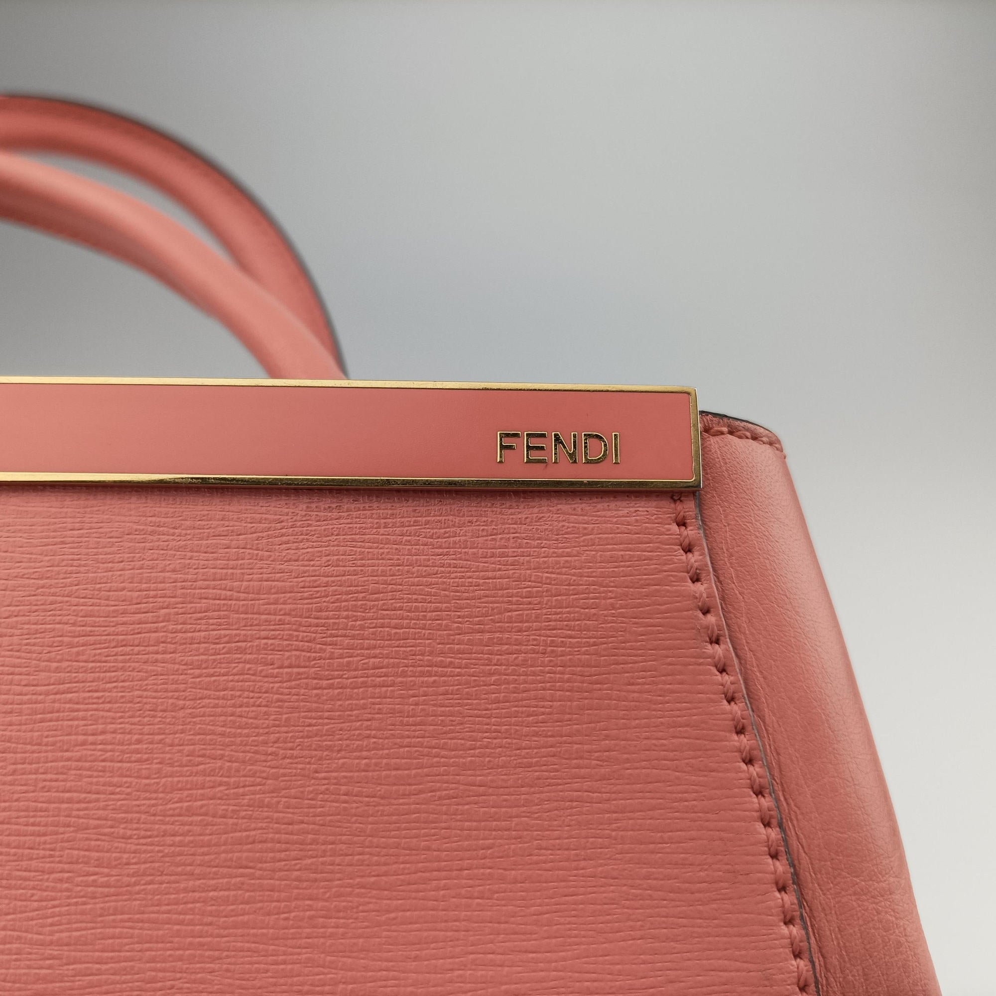 Pre-owned Fendi Petite 2 JOURS Pink Leather 8BH253 shoulderbag | stylenewstar