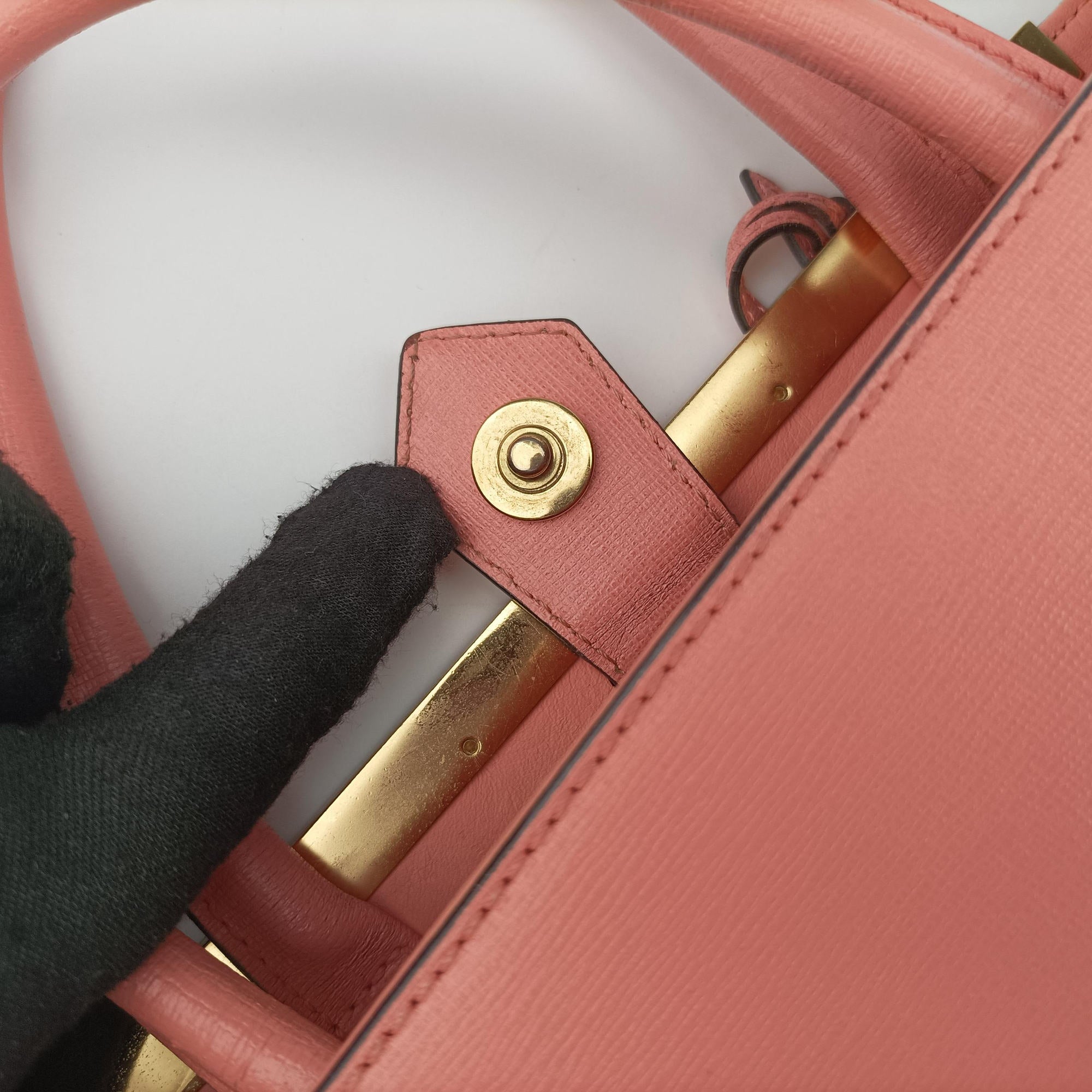 Pre-owned Fendi Petite 2 JOURS Pink Leather 8BH253 shoulderbag | stylenewstar