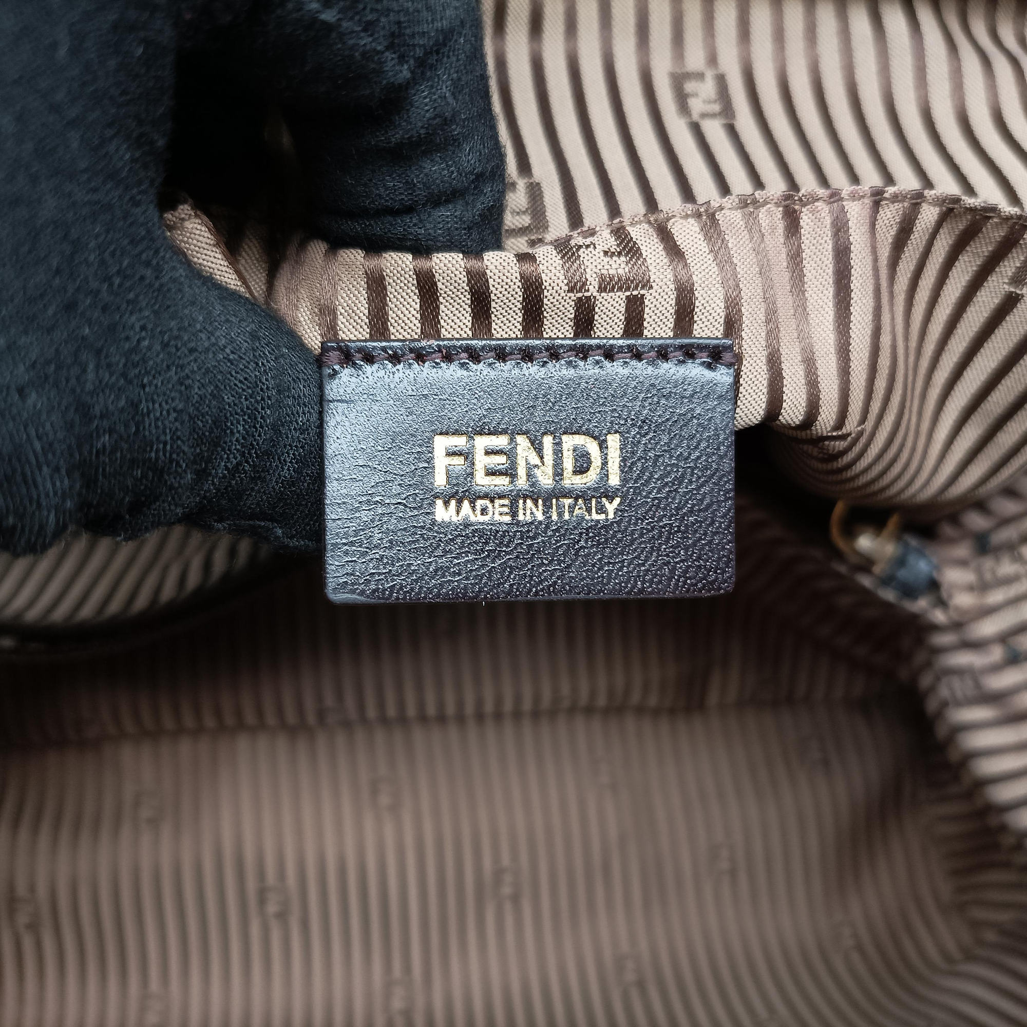 Pre-owned Fendi Chameleon Coral Red×Light Gray×Black  Leather 8BL114 handbag | stylenewstar