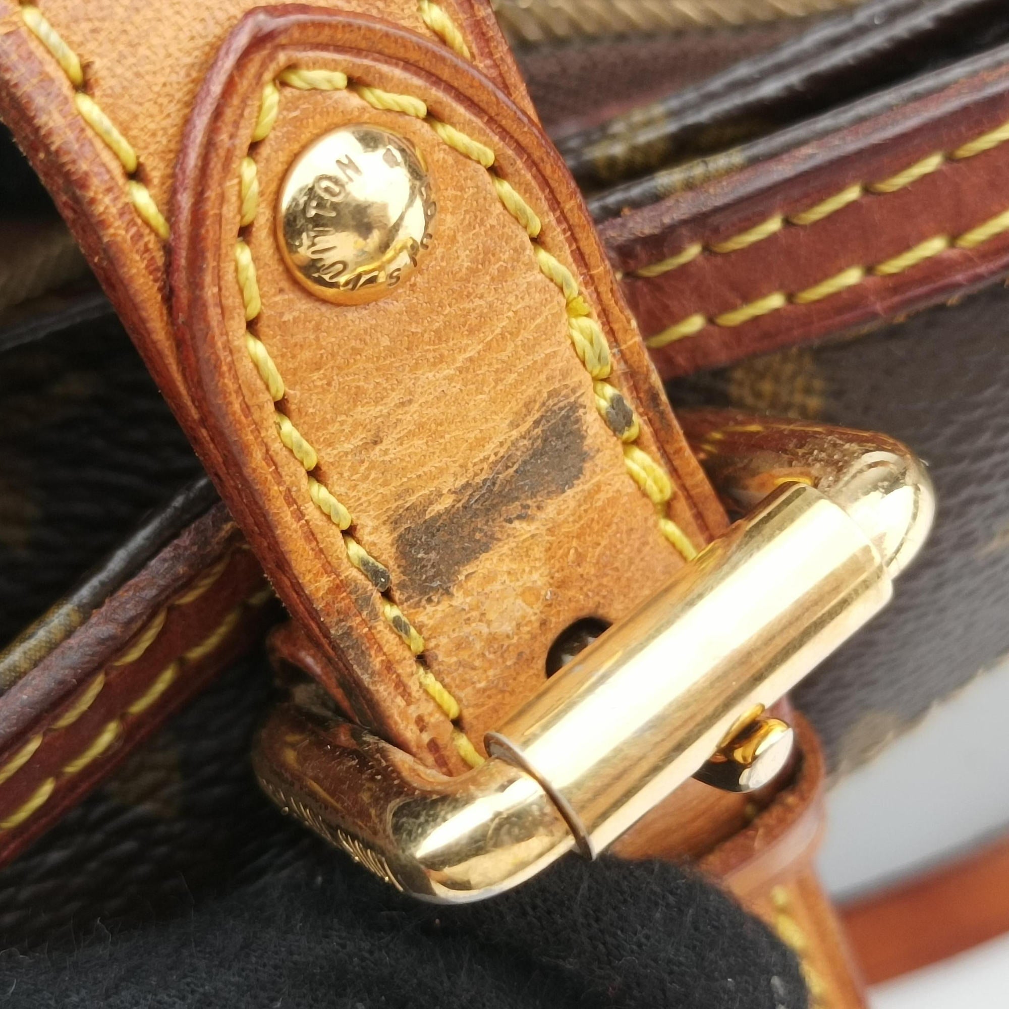 Secondhand Louis Vuitton Monogram Rivet Brown Monogram Canvas M40140 shoulderbag | stylenewstar