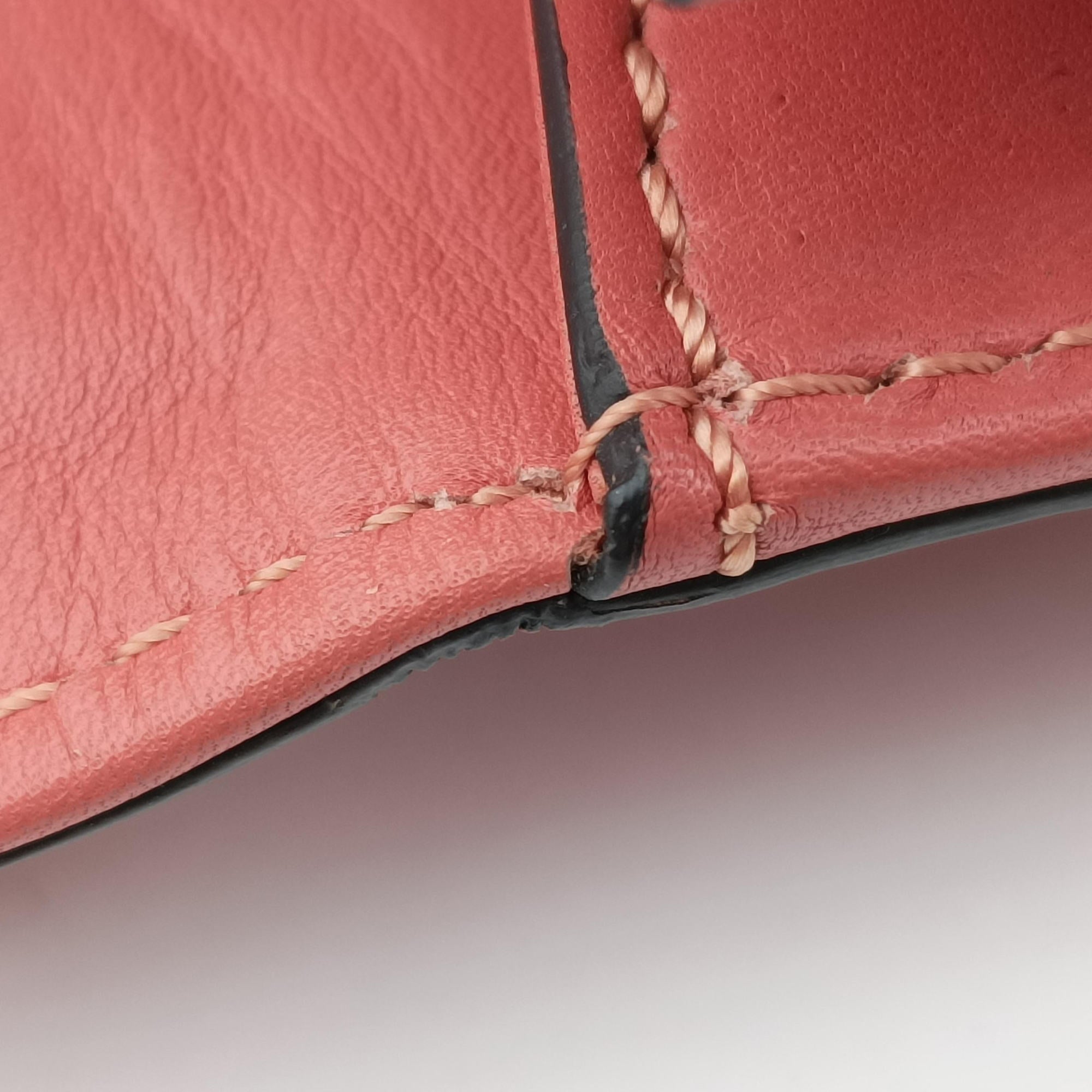 Pre-owned Valentino Cabana Orange leather  shoulderbag | stylenewstar