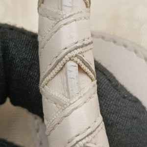 Secondhand Christian Dior Lovely Beige Diorissimo Canvas × Leather  handbag | stylenewstar