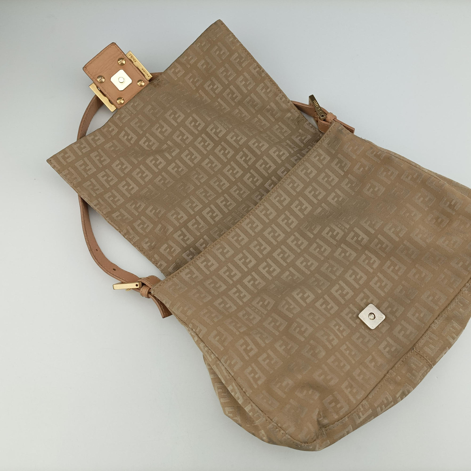 Pre-owned Fendi Baguette Zucchino Beige canvas×leather 8BR001 shoulderbag | stylenewstar