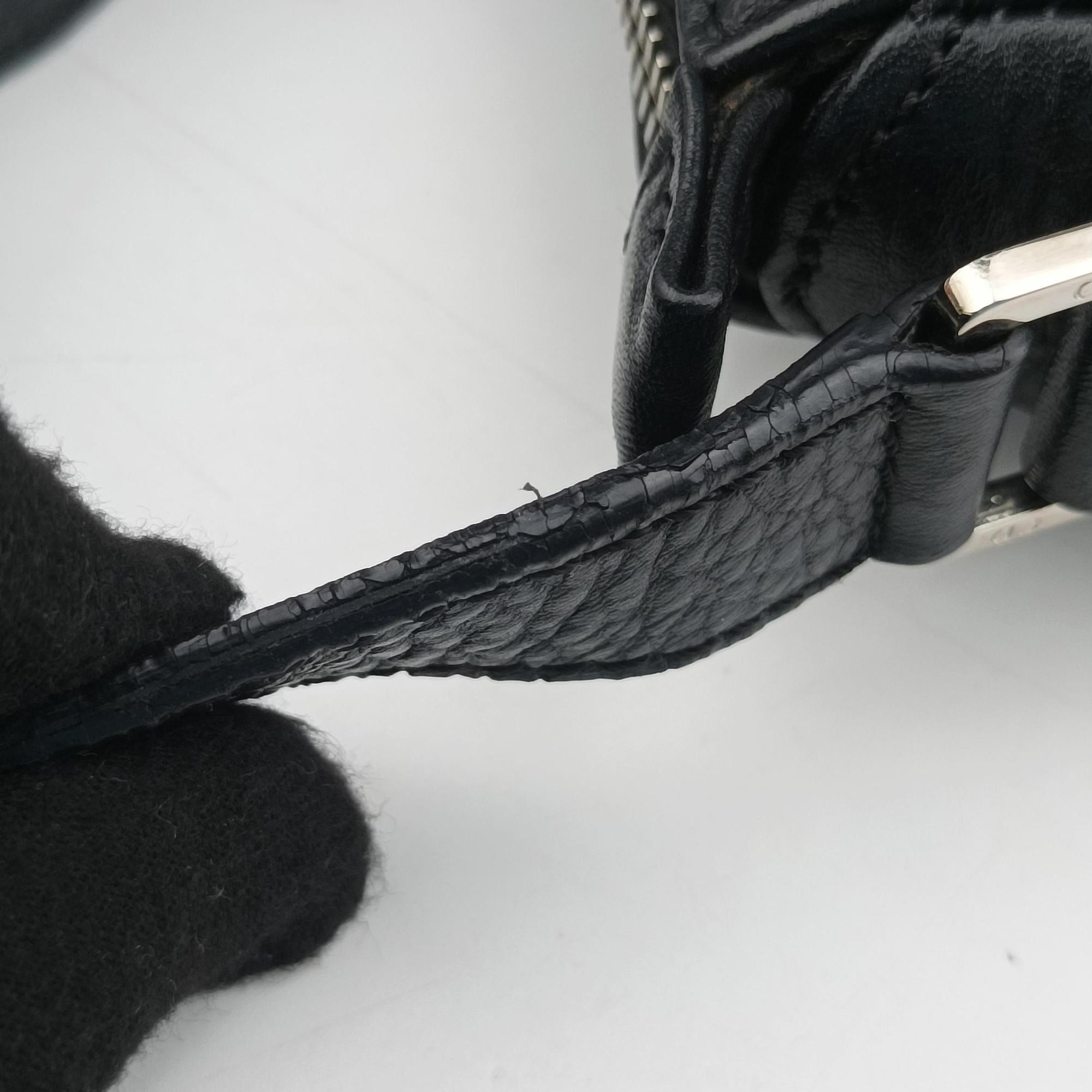 Secondhand Christian Dior D Pendant Black Leather  shoulderbag | stylenewstar