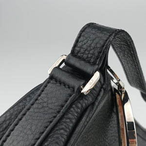 Secondhand Christian Dior D Pendant Black Leather  shoulderbag | stylenewstar