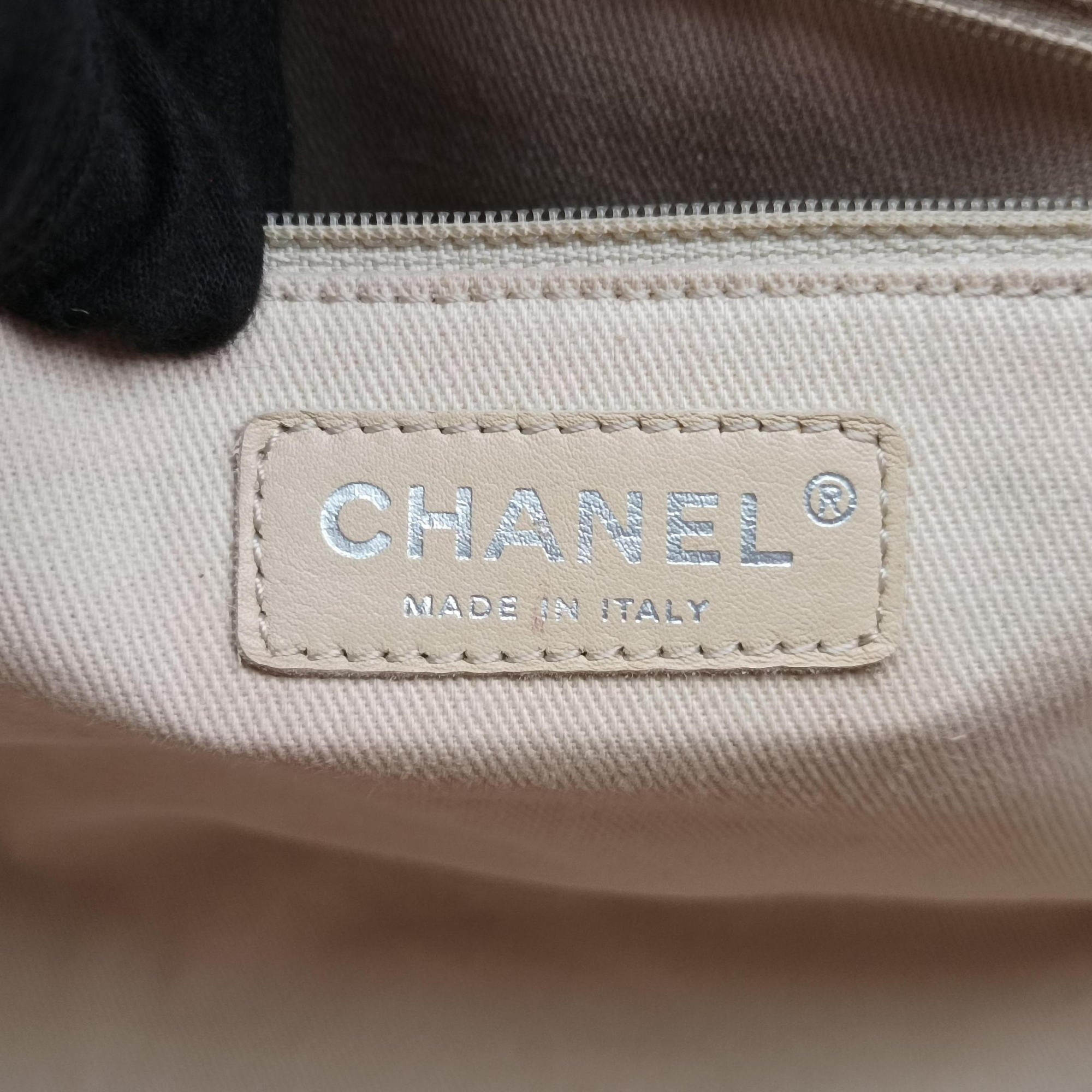 Pre-owned Chanel Coco Mark Pink Leather A66122 handbag | stylenewstar