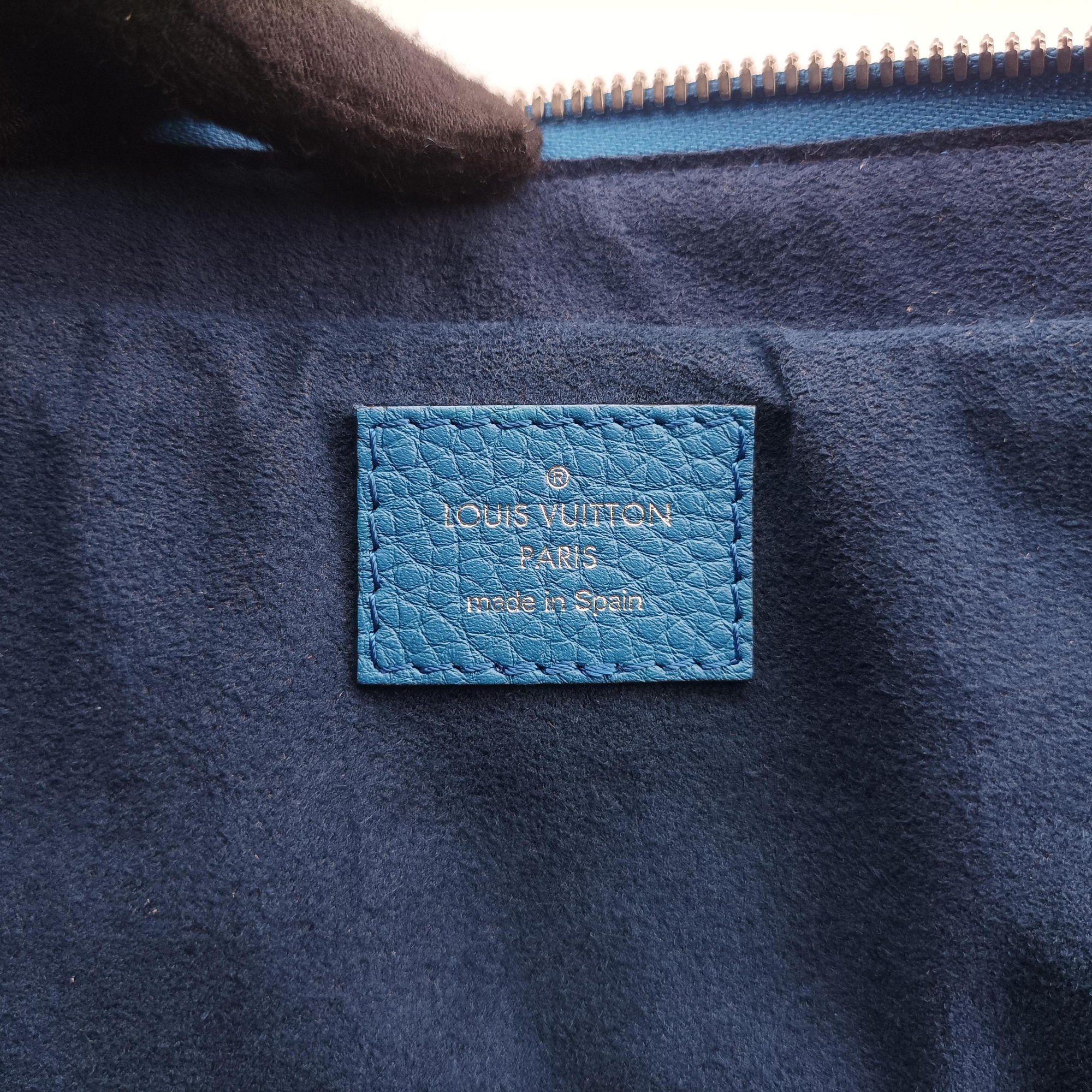 Vintage Louis Vuitton Armand Briefcase MM Blue Taurillon leather M52822 handbag | stylenewstar