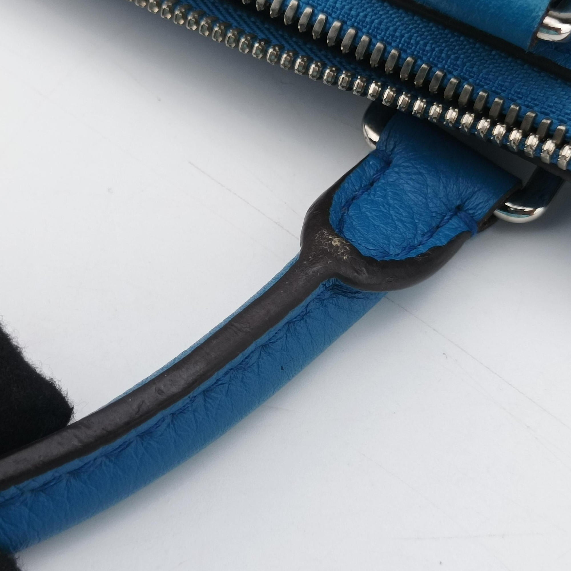 Vintage Louis Vuitton Armand Briefcase MM Blue Taurillon leather M52822 handbag | stylenewstar