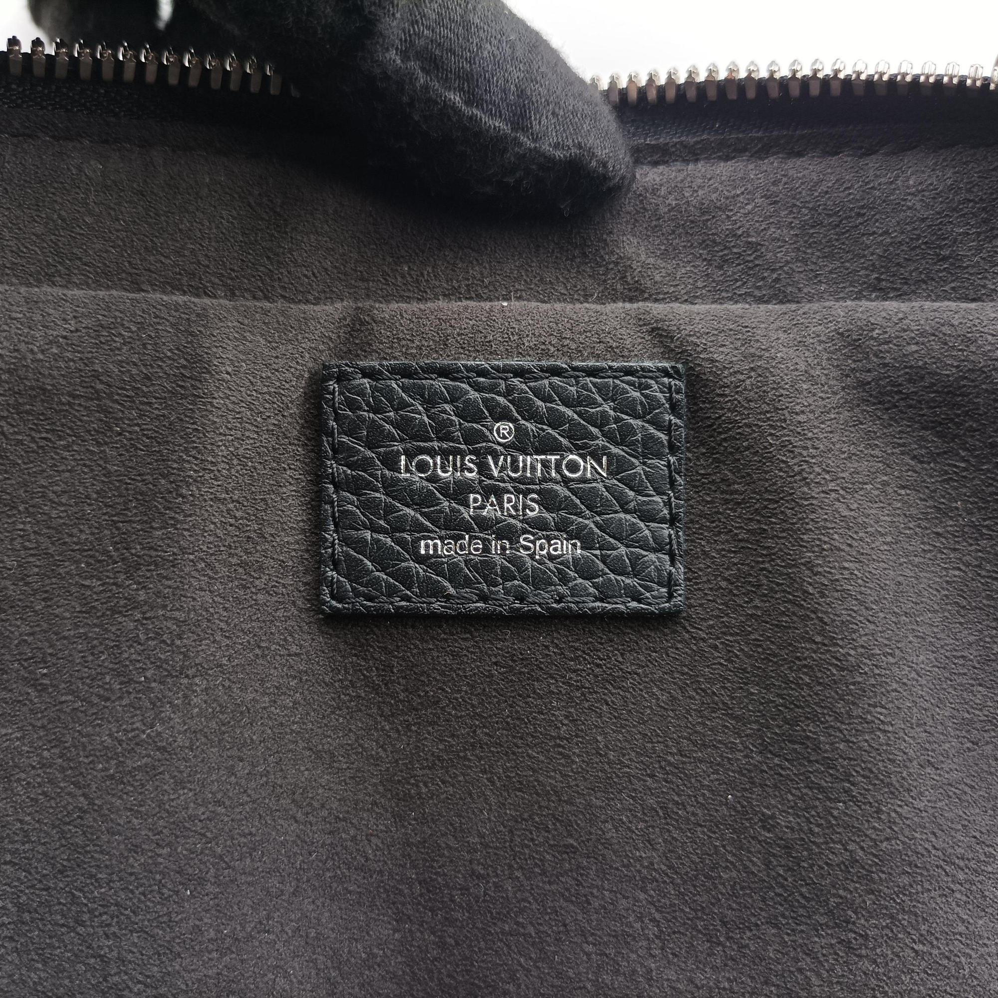 Secondhand Louis Vuitton Armand Briefcase MM Noir Taurillon leather M54381 handbag | stylenewstar