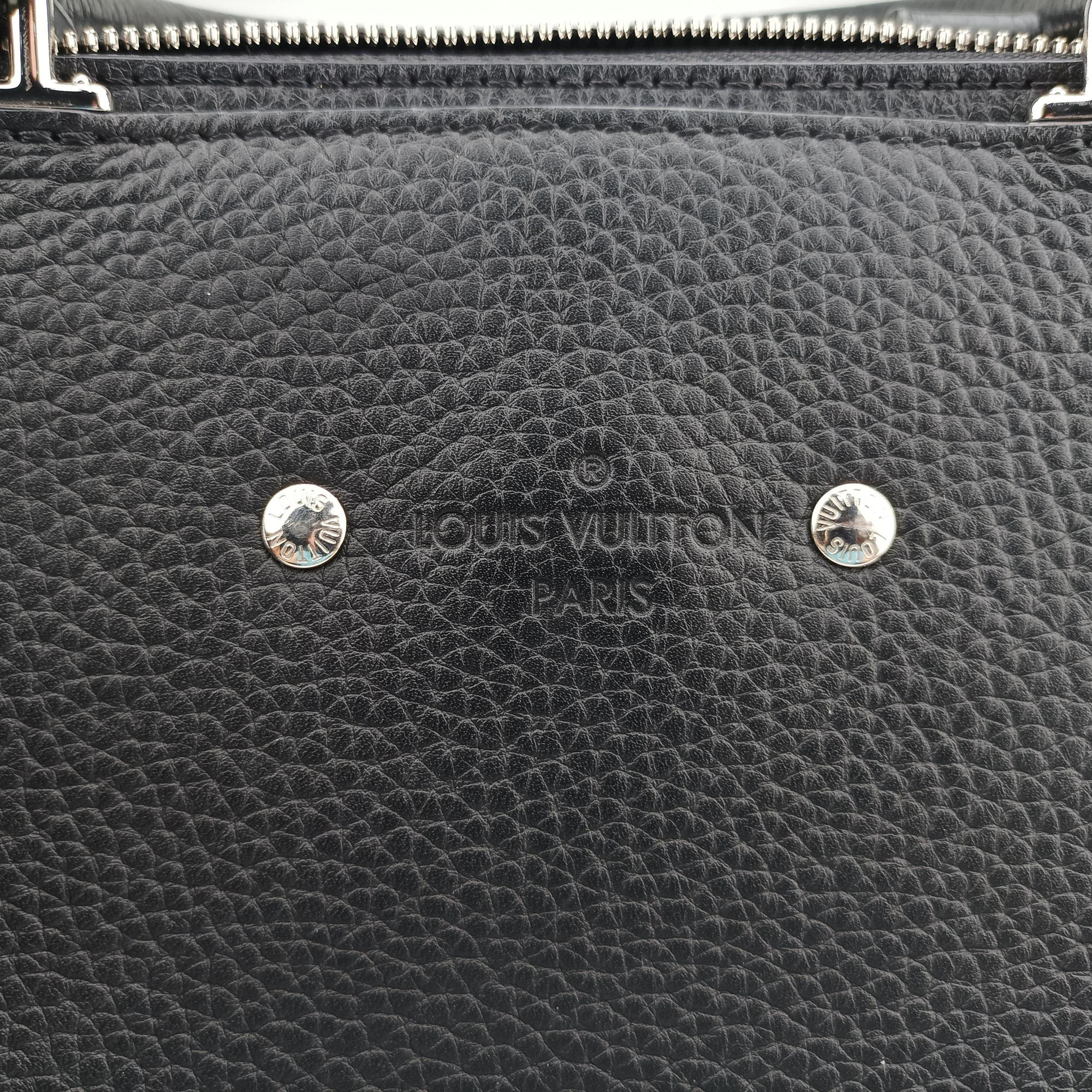 Secondhand Louis Vuitton Armand Briefcase MM Noir Taurillon leather M54381 handbag | stylenewstar