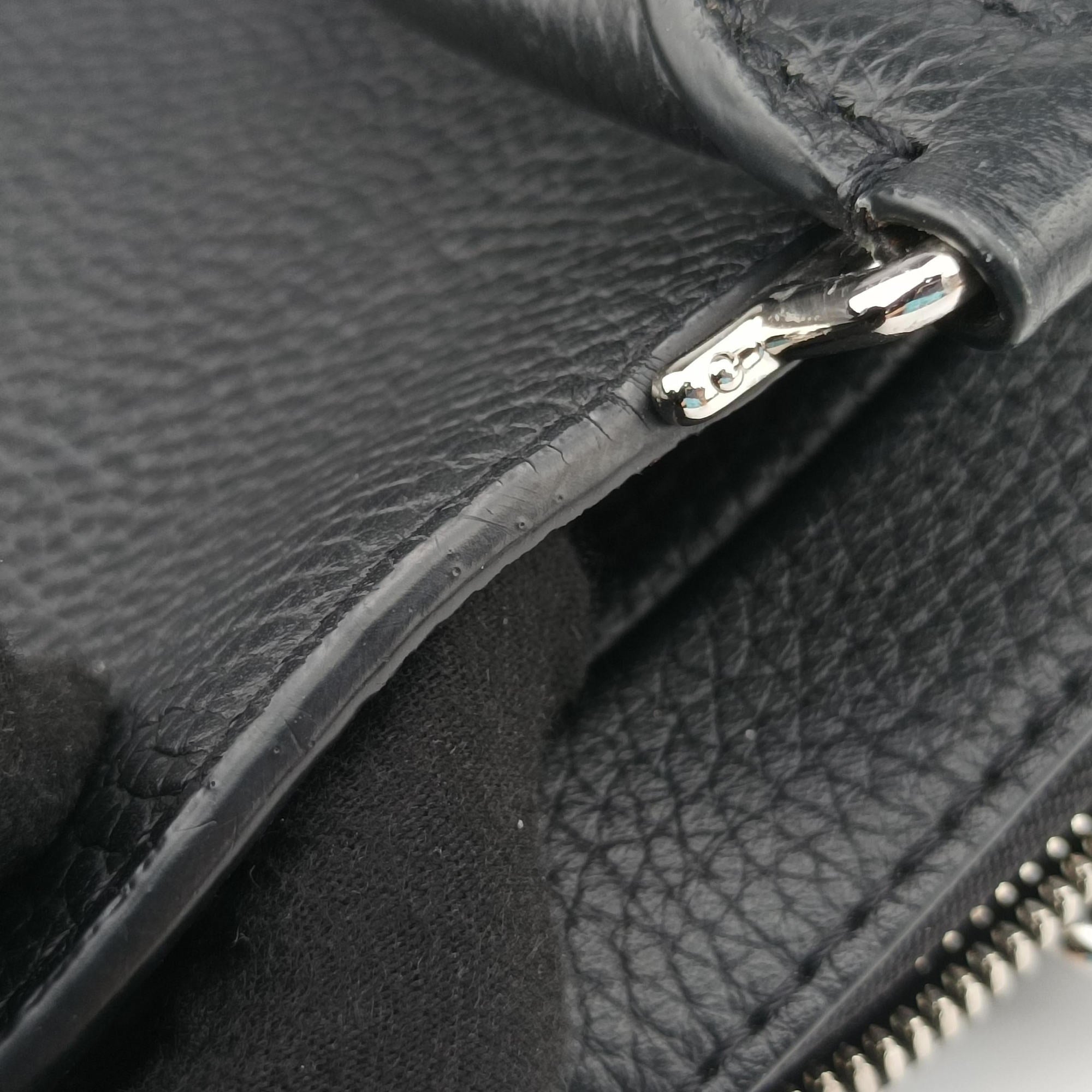 Secondhand Louis Vuitton Armand Briefcase MM Noir Taurillon leather M54381 handbag | stylenewstar