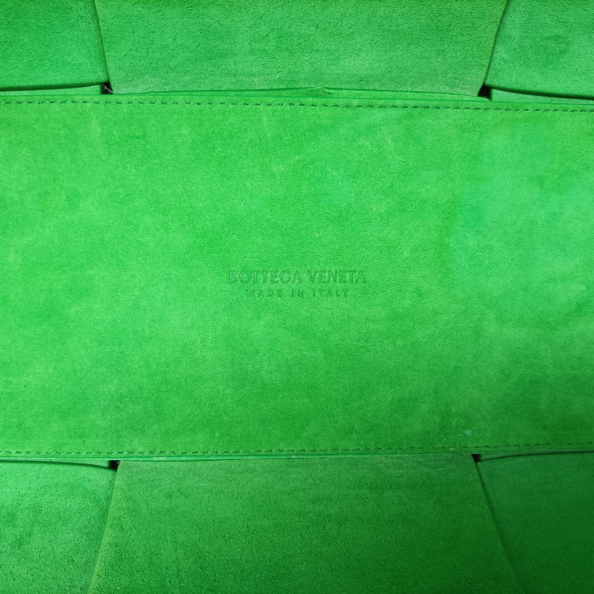 Vintage Bottega Veneta THE ARCO Tote White×Green lambskin  handbag | stylenewstar