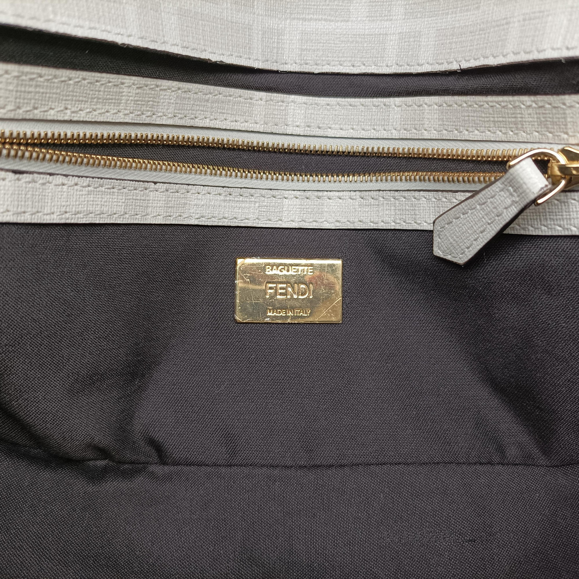 Pre-owned Fendi BAGUETTE White × Multicolor Coated Canvas × Leather 8BR600 shoulderbag | stylenewstar
