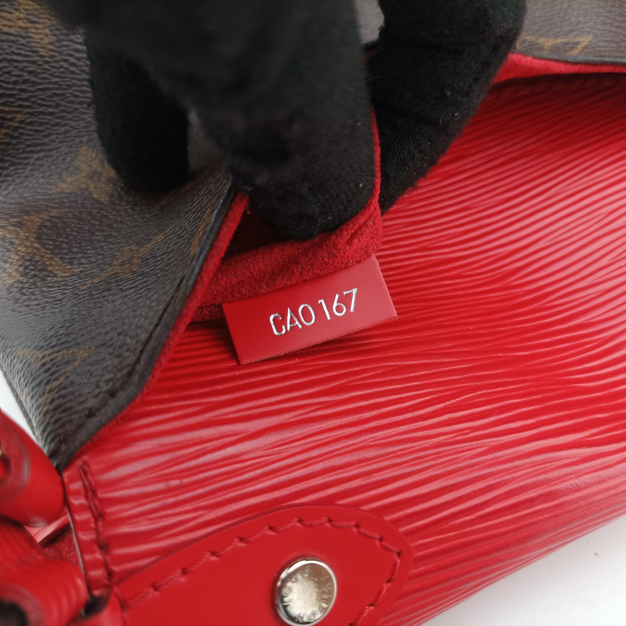 Vintage Louis Vuitton SAINT MICHEL brown×COQUELICOT Monogram Canvas×Epi Leather M44031 shoulderbag | stylenewstar