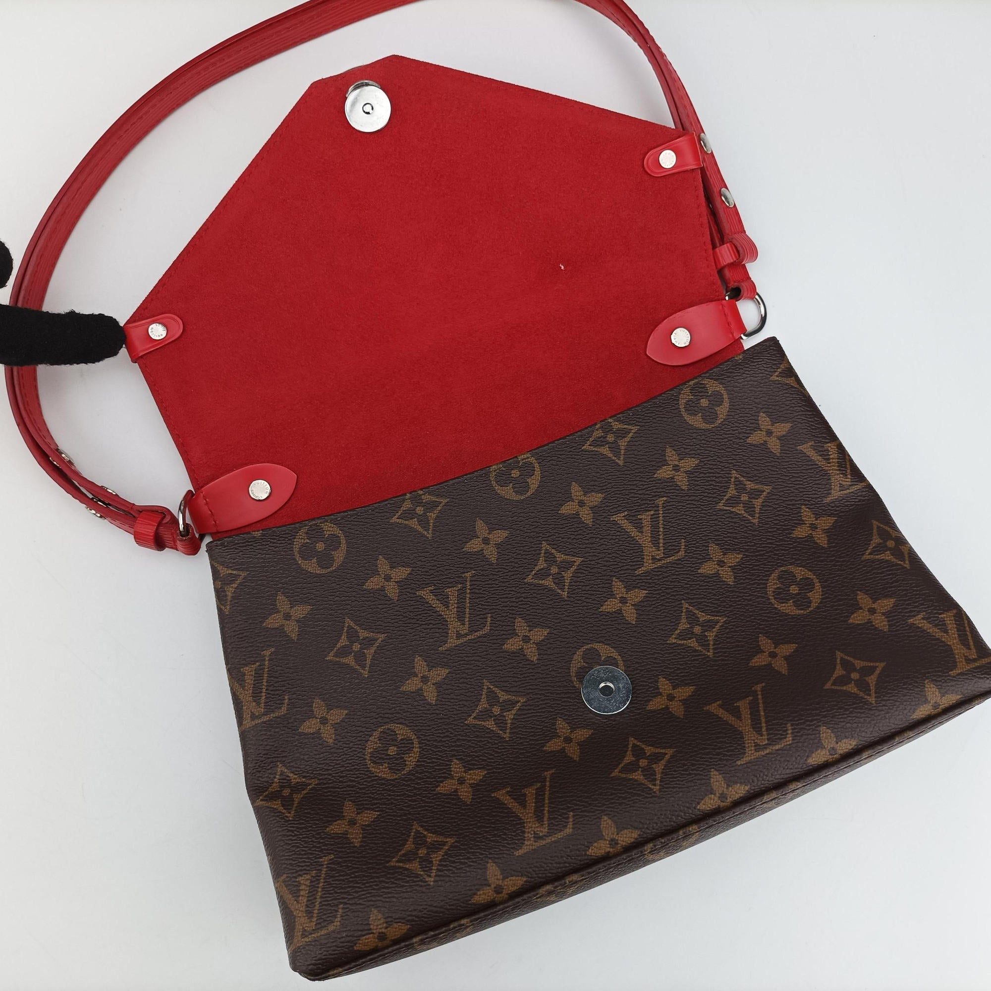 Vintage Louis Vuitton SAINT MICHEL brown×COQUELICOT Monogram Canvas×Epi Leather M44031 shoulderbag | stylenewstar