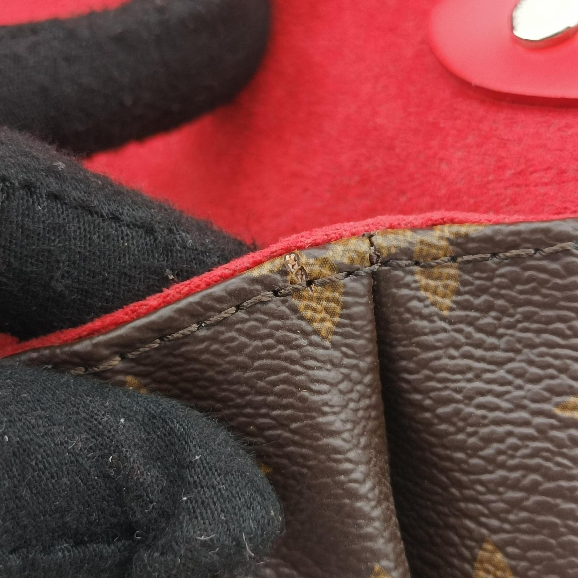Vintage Louis Vuitton SAINT MICHEL brown×COQUELICOT Monogram Canvas×Epi Leather M44031 shoulderbag | stylenewstar