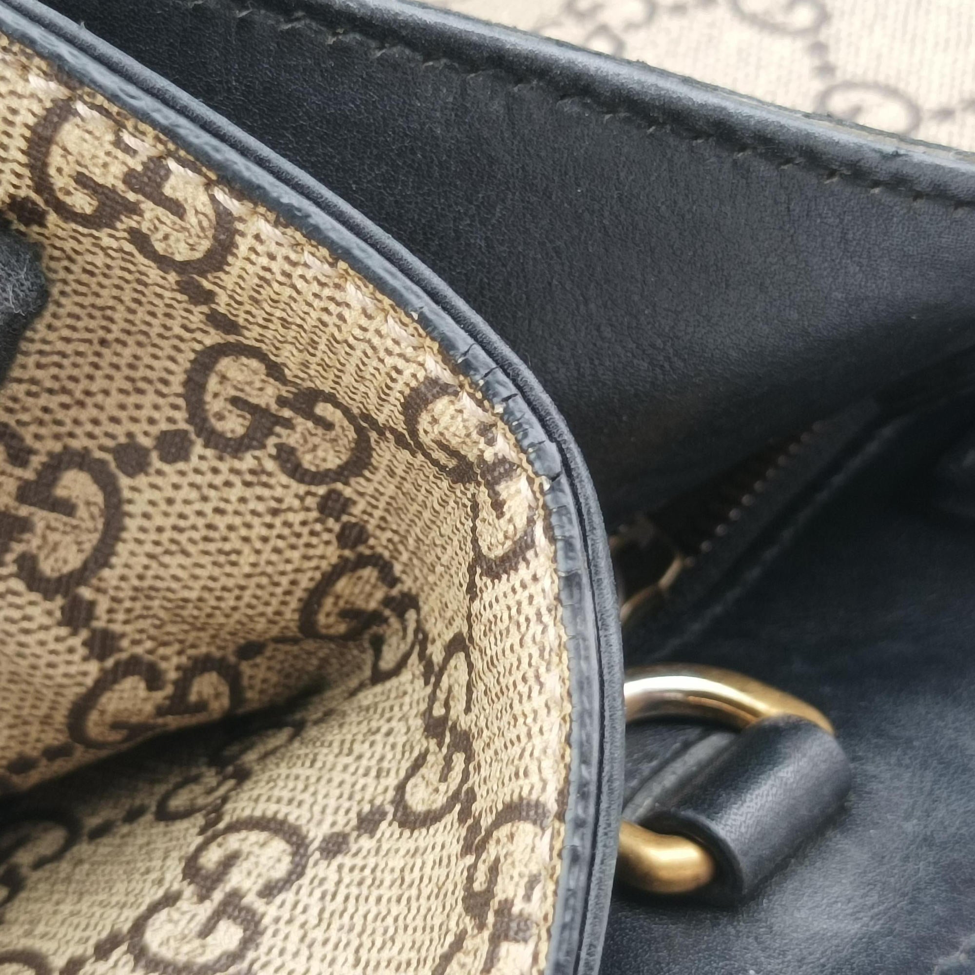 Vintage Gucci GG Supreme Bee Beige×black PVC coated canvas×Leather 450950 shoulderbag | stylenewstar